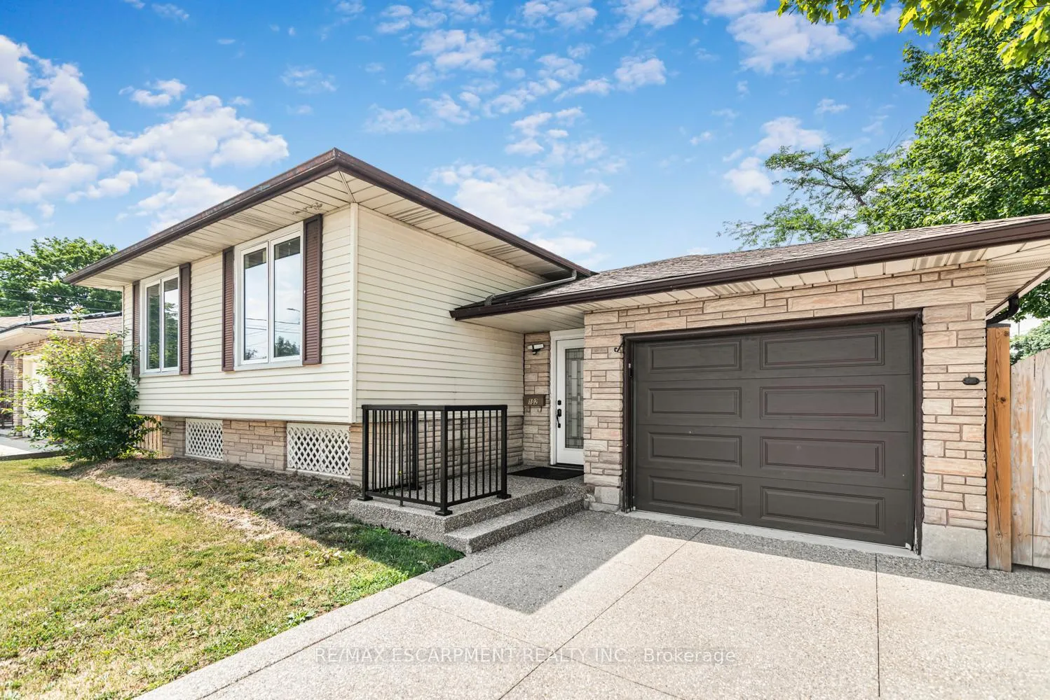 Photo 4 of 102 Quaker Crescent, Hamilton, Quinndale — HOMEH