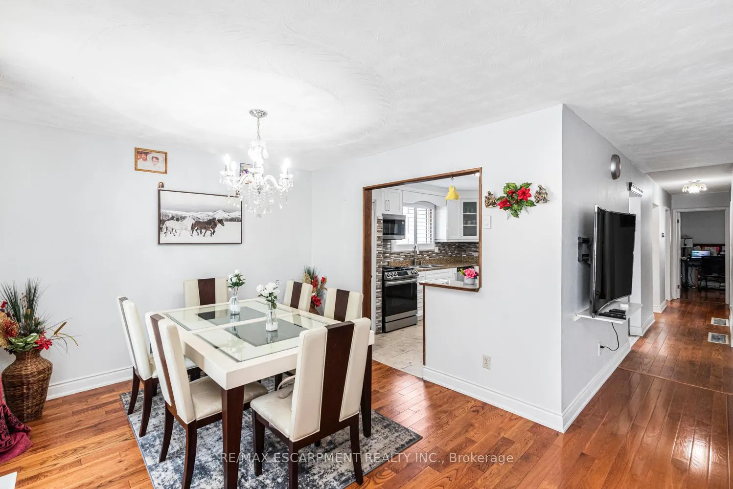 Photo 11 of 102 Quaker Crescent, Hamilton, Quinndale — HOMEH