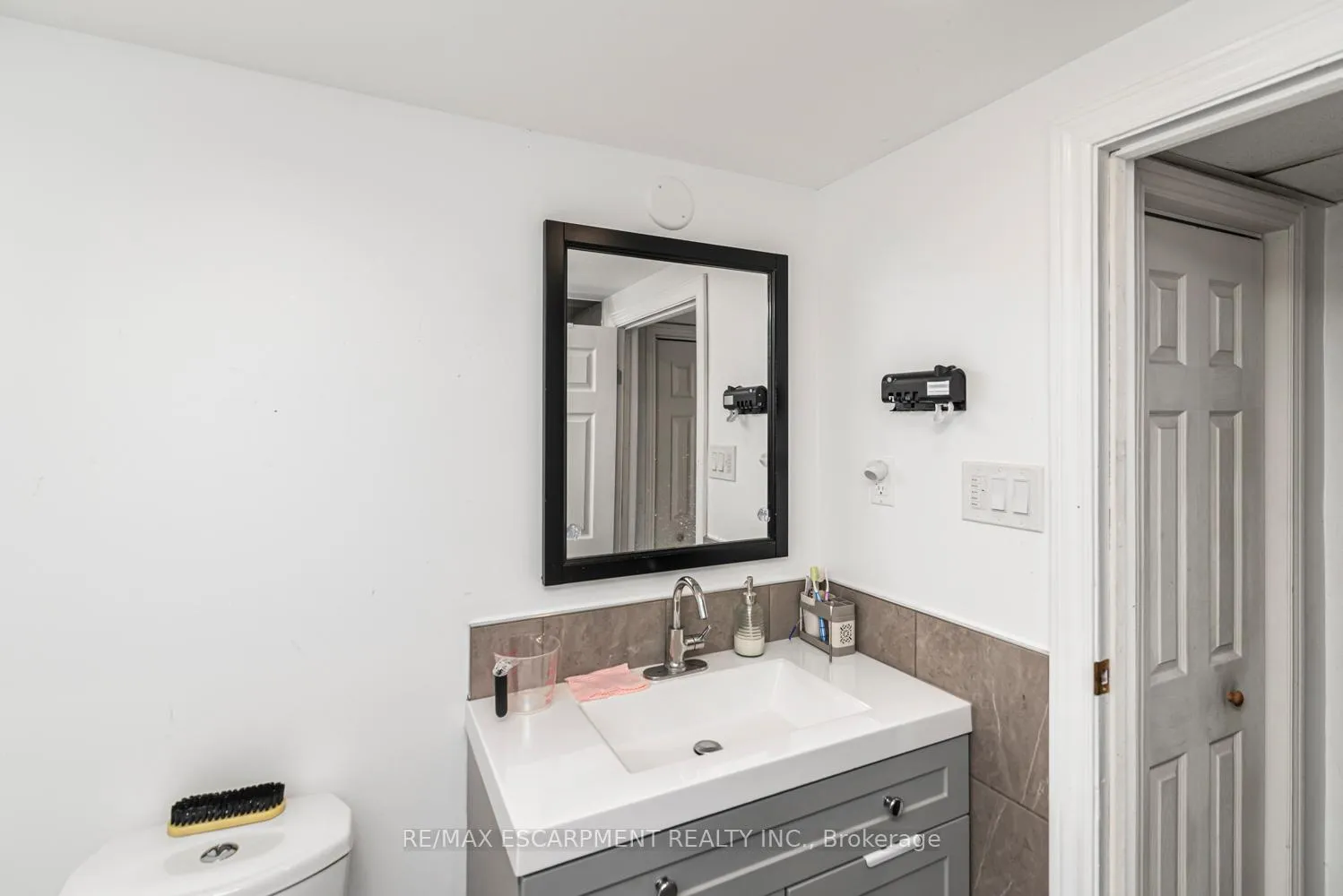 Photo 24 of 102 Quaker Crescent, Hamilton, Quinndale — HOMEH