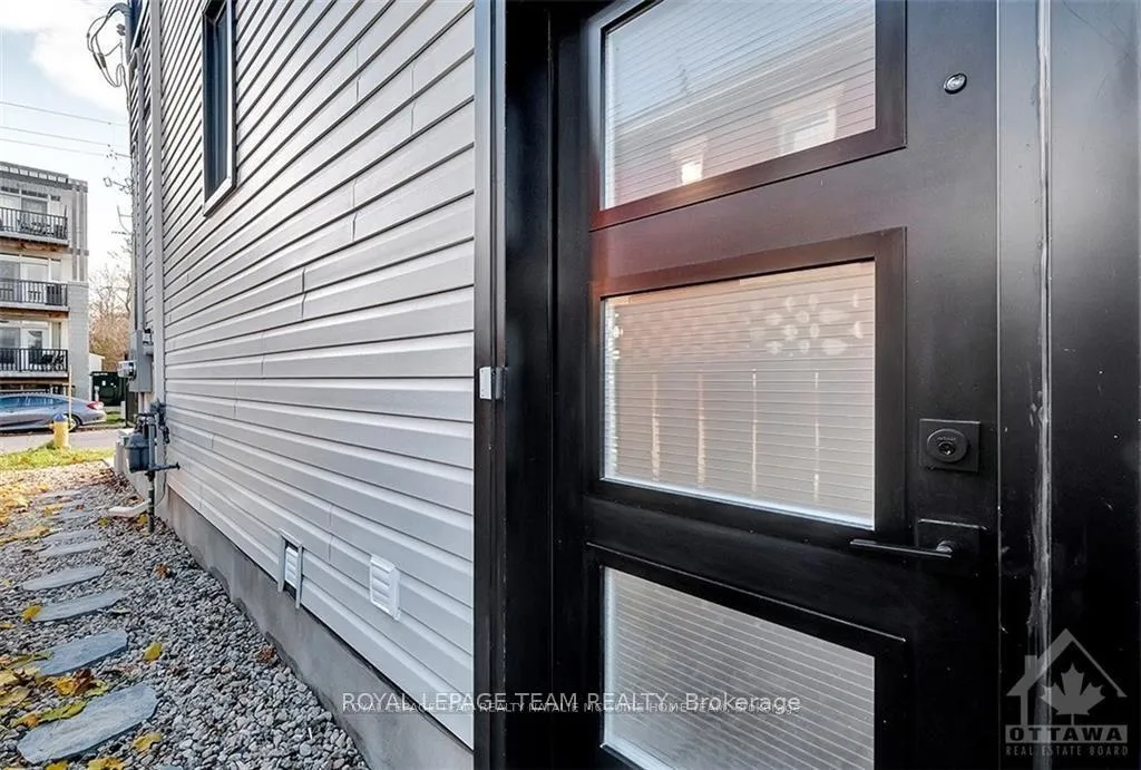 Photo 2 of Unit B, 1307 Thames Street, Ottawa, Carlington — HOMEH