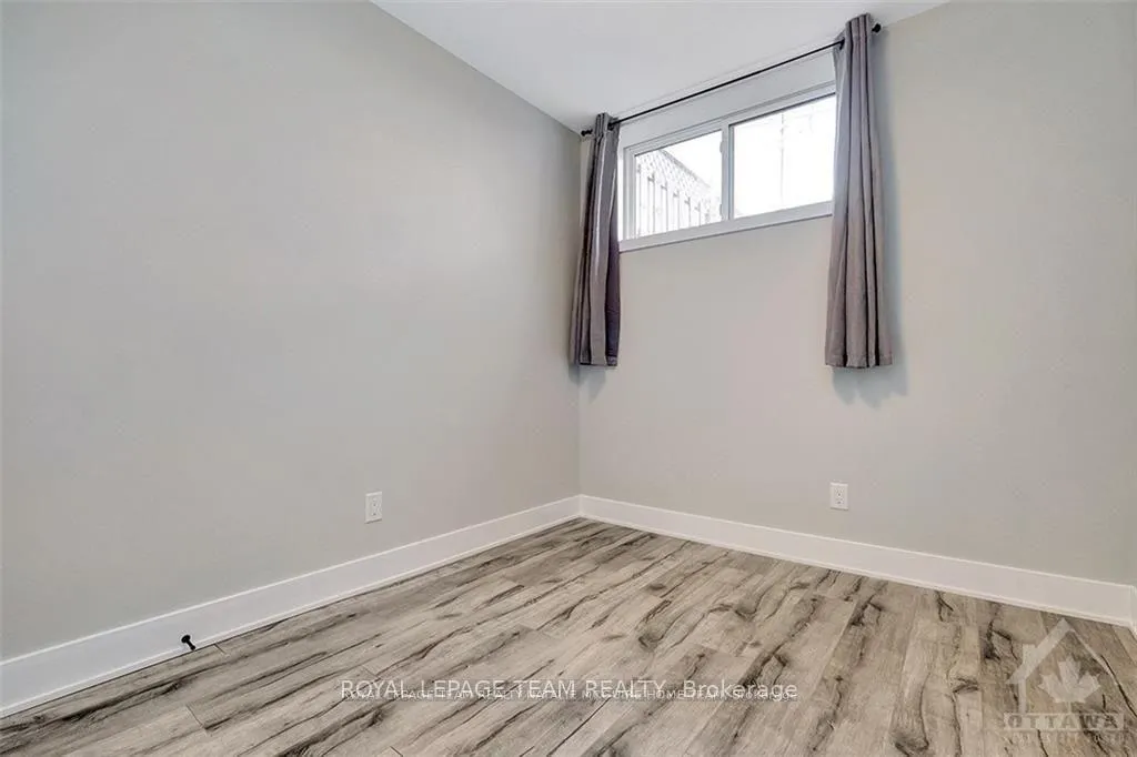 Photo 11 of Unit B, 1307 Thames Street, Ottawa, Carlington — HOMEH