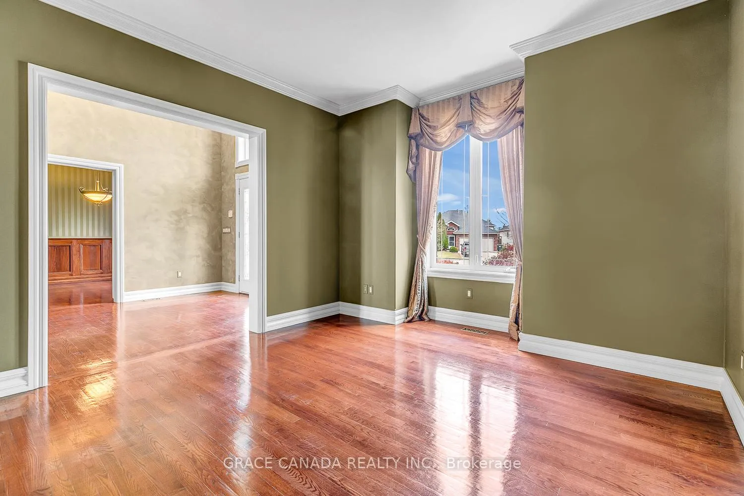 Photo 7 of 1585 Stoneybrook Crescent, Windsor, Roseland East — HOMEH