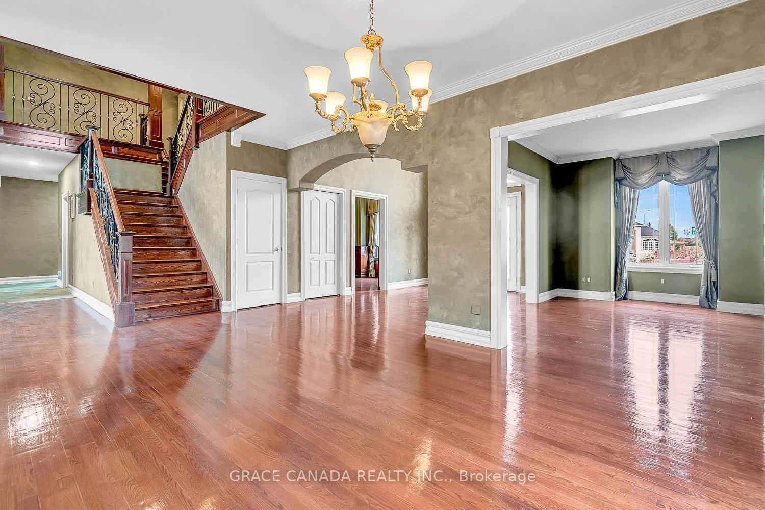 Photo 8 of 1585 Stoneybrook Crescent, Windsor, Roseland East — HOMEH