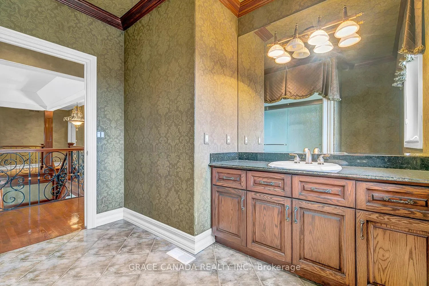 Photo 22 of 1585 Stoneybrook Crescent, Windsor, Roseland East — HOMEH