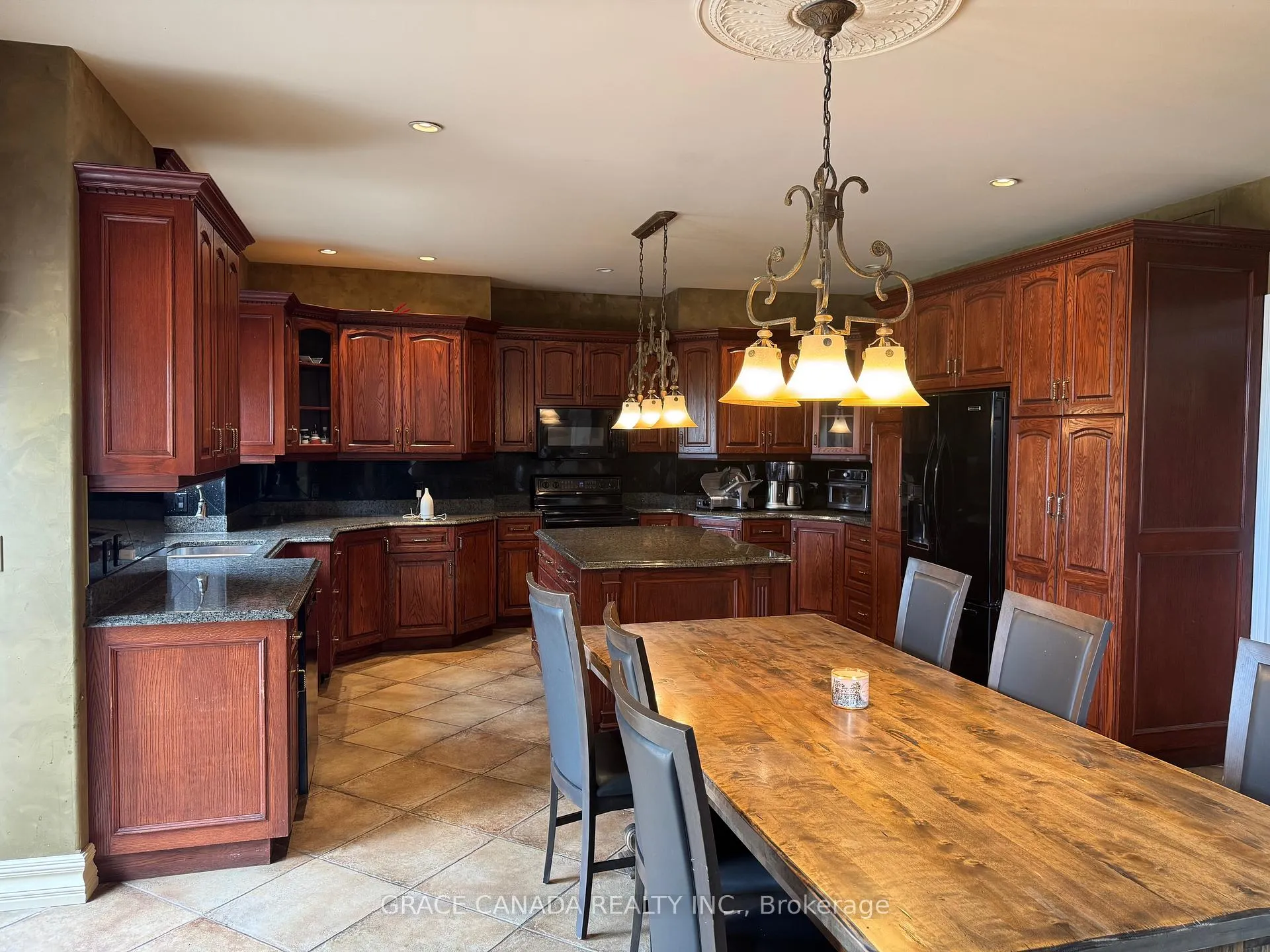 Photo 27 of 1585 Stoneybrook Crescent, Windsor, Roseland East — HOMEH
