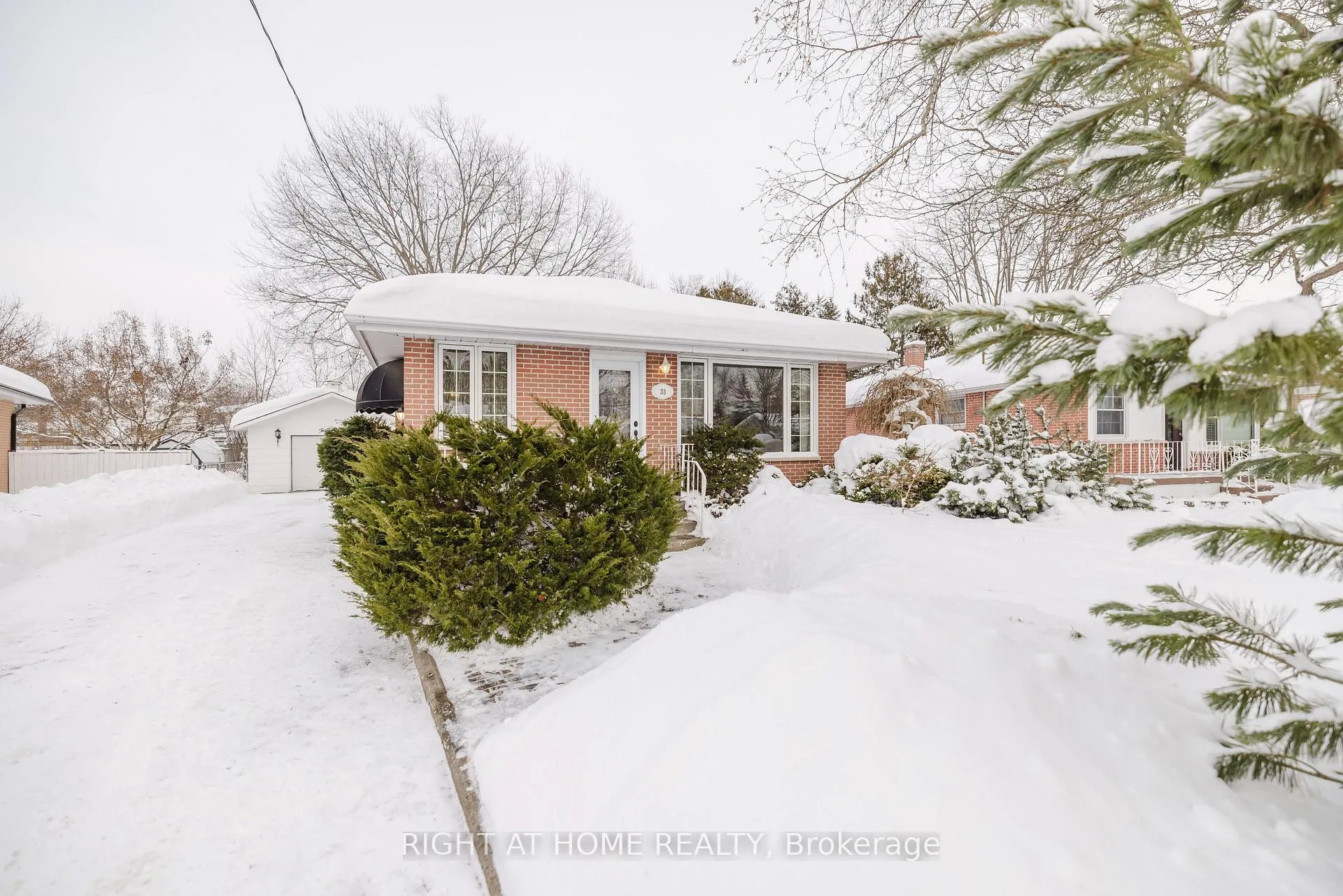 Photo 1 of 33 Harvest Crescent, Belleville, Belleville Ward — HOMEH