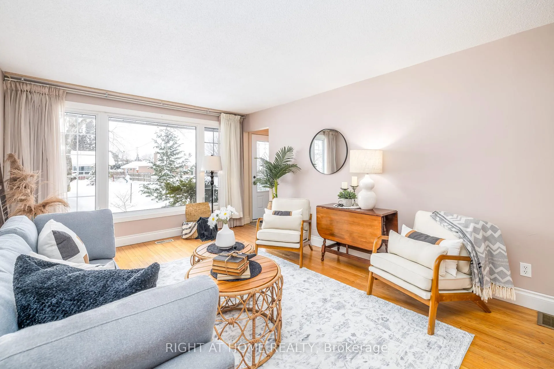 Photo 5 of 33 Harvest Crescent, Belleville, Belleville Ward — HOMEH