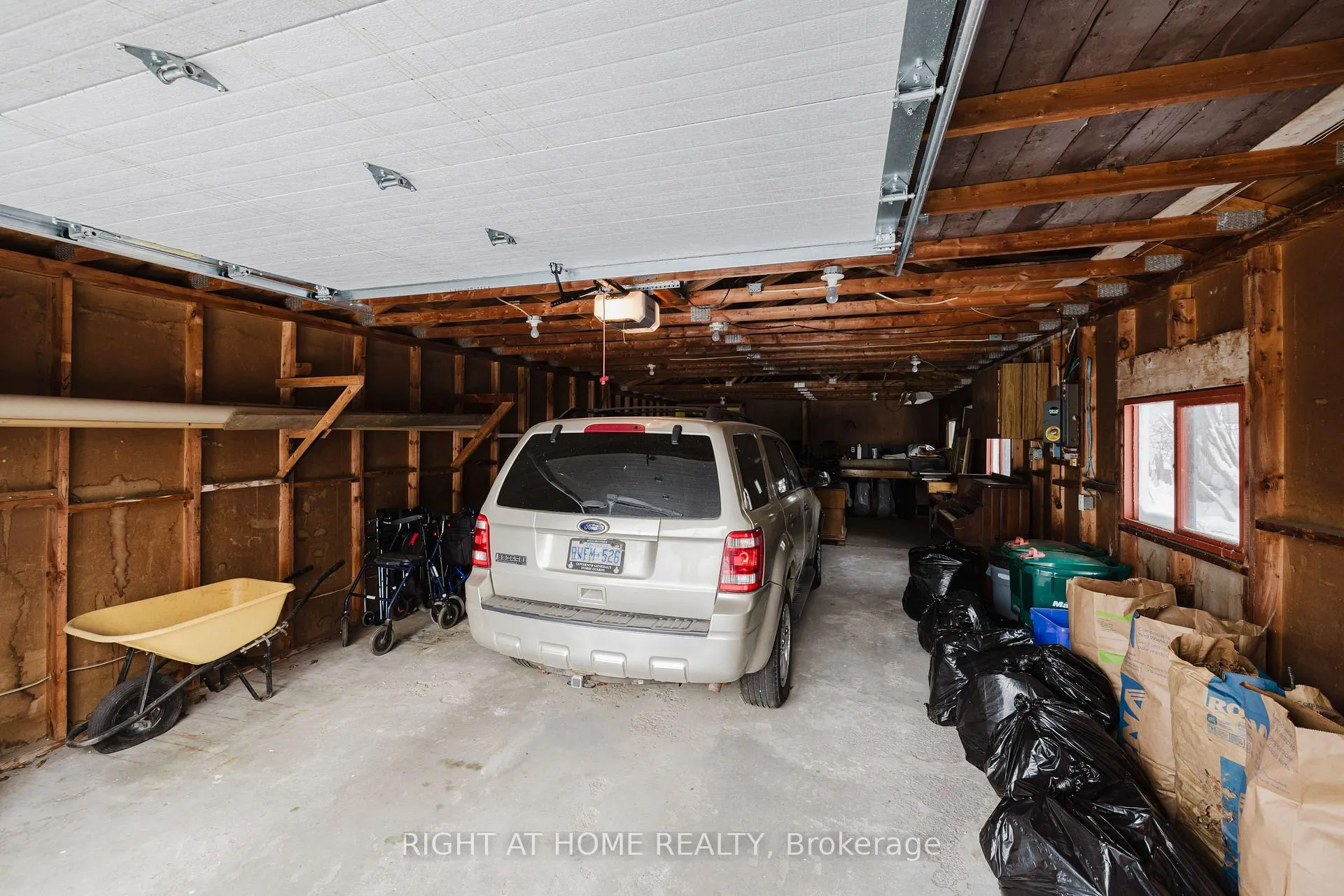 Photo 26 of 33 Harvest Crescent, Belleville, Belleville Ward — HOMEH