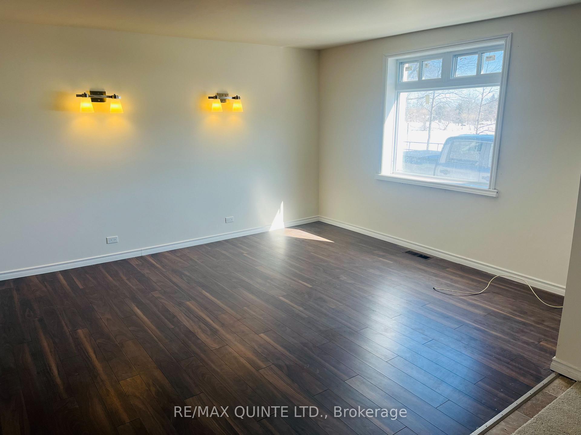 Photo 2 of 92 Moira Street E, Belleville, Belleville Ward — HOMEH