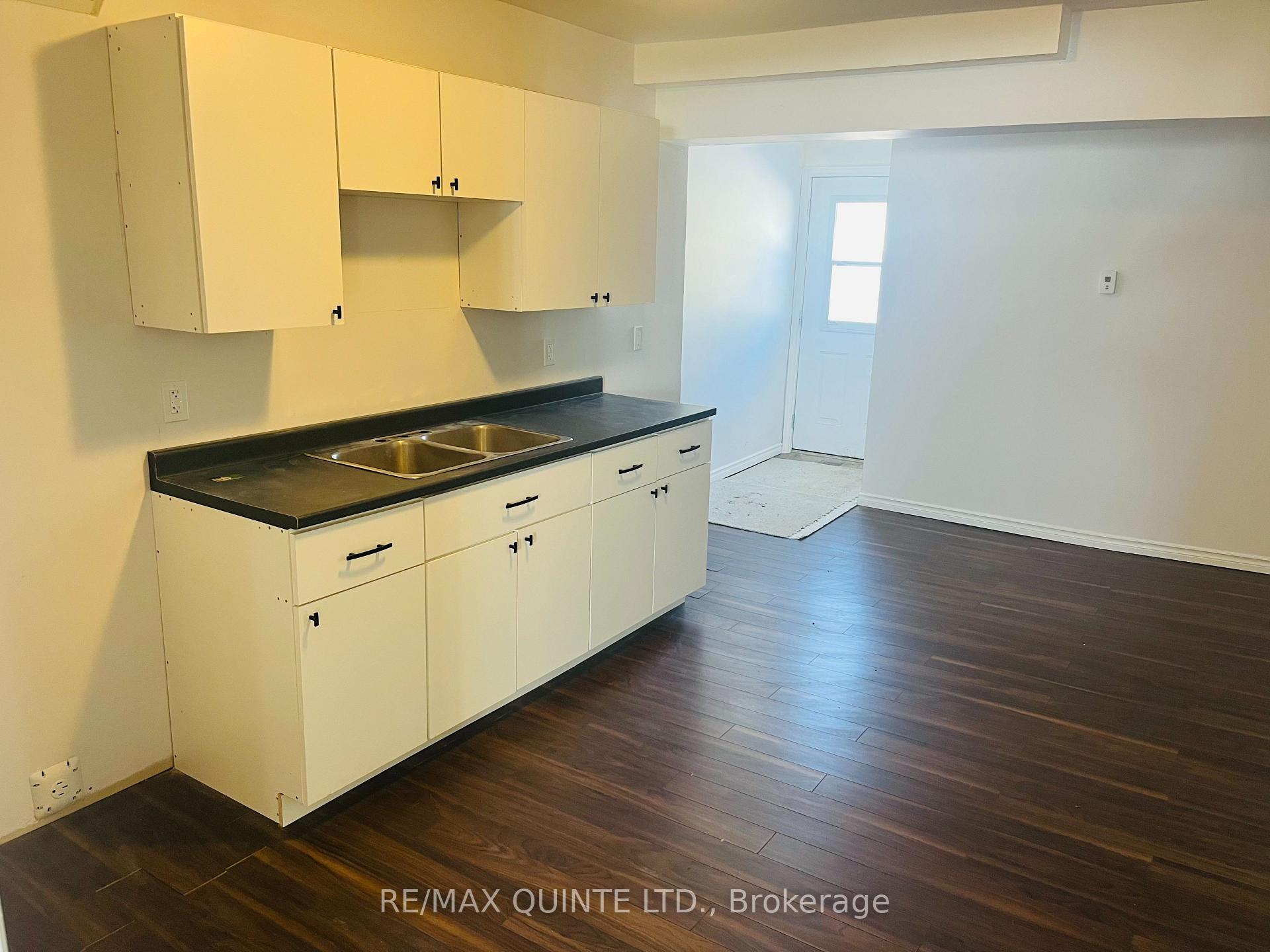 Photo 3 of 92 Moira Street E, Belleville, Belleville Ward — HOMEH