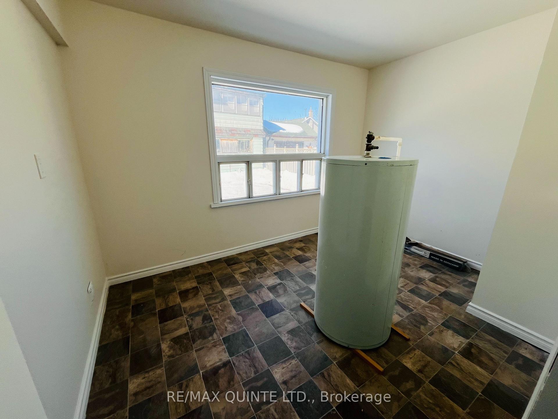 Photo 6 of 92 Moira Street E, Belleville, Belleville Ward — HOMEH