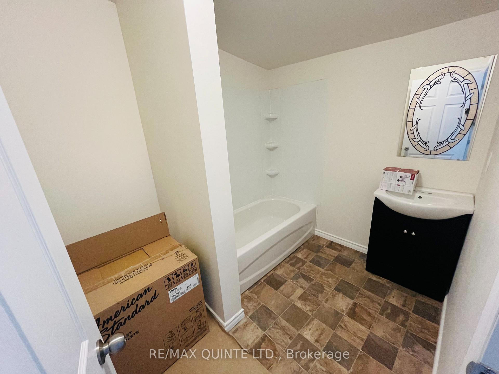 Photo 9 of 92 Moira Street E, Belleville, Belleville Ward — HOMEH
