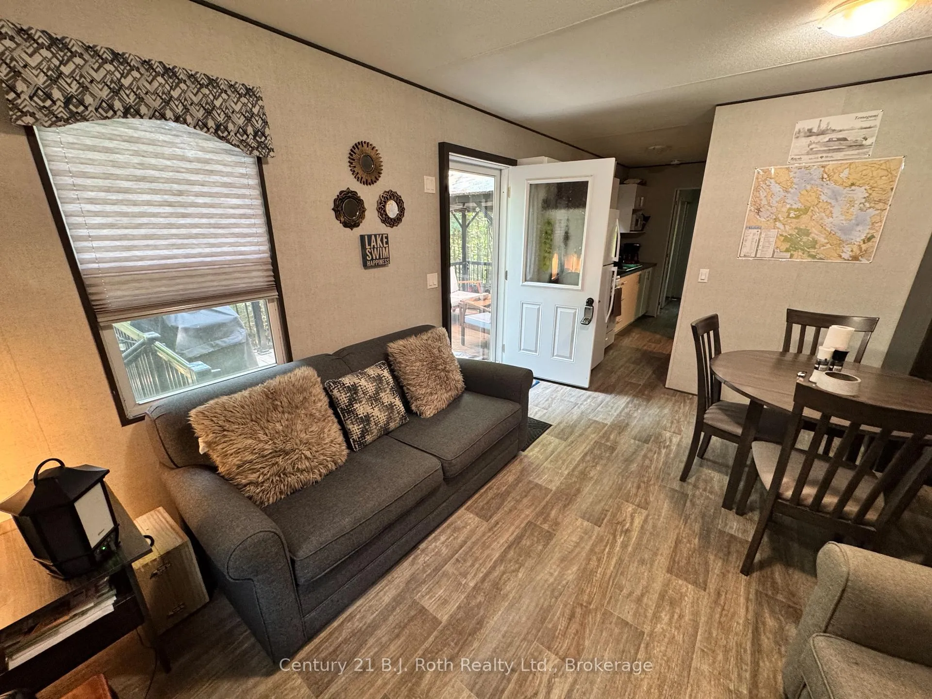 Photo 2 of 733 Poplar Crescent, Bracebridge, Macaulay — HOMEH