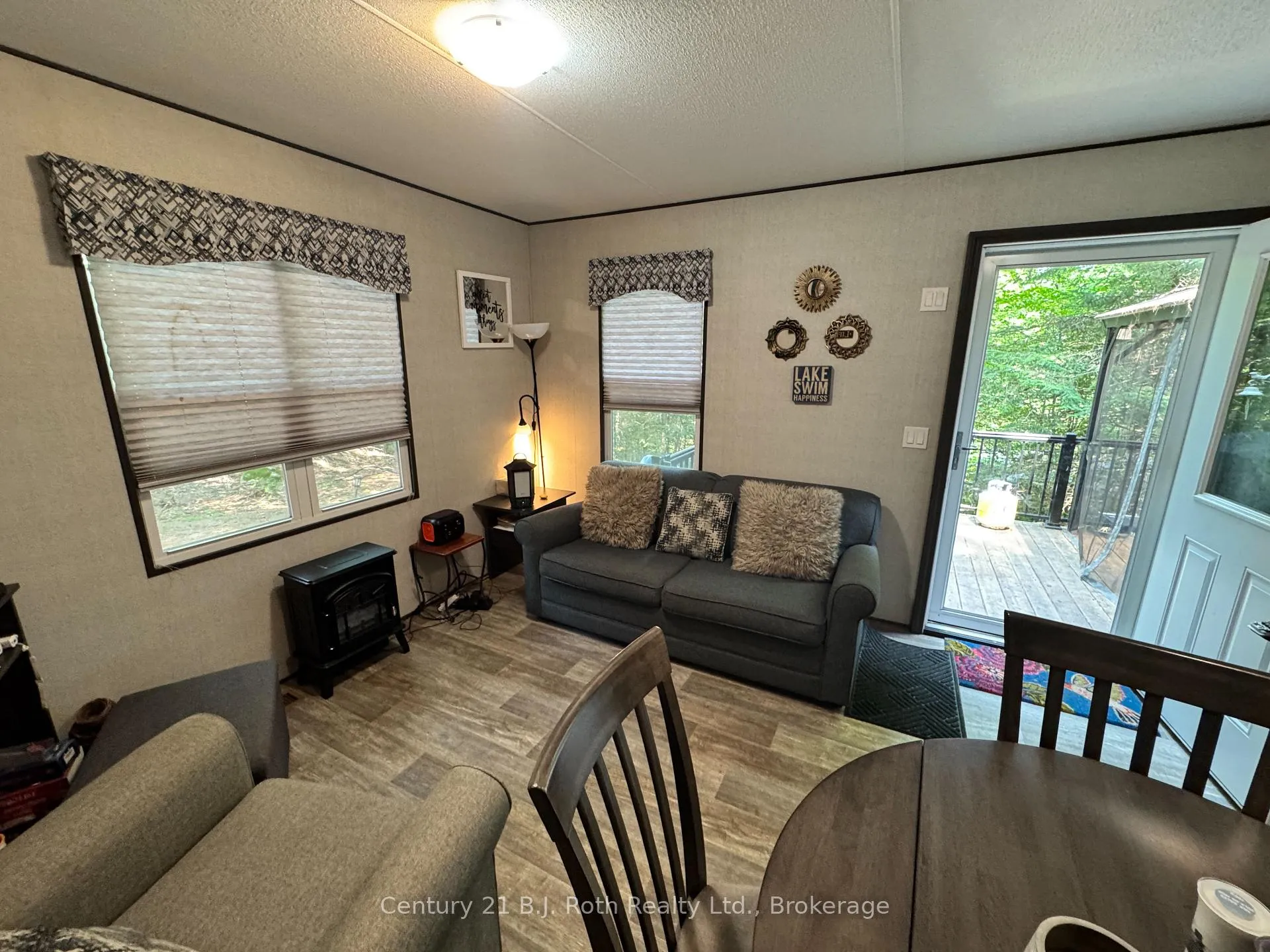 Photo 3 of 733 Poplar Crescent, Bracebridge, Macaulay — HOMEH
