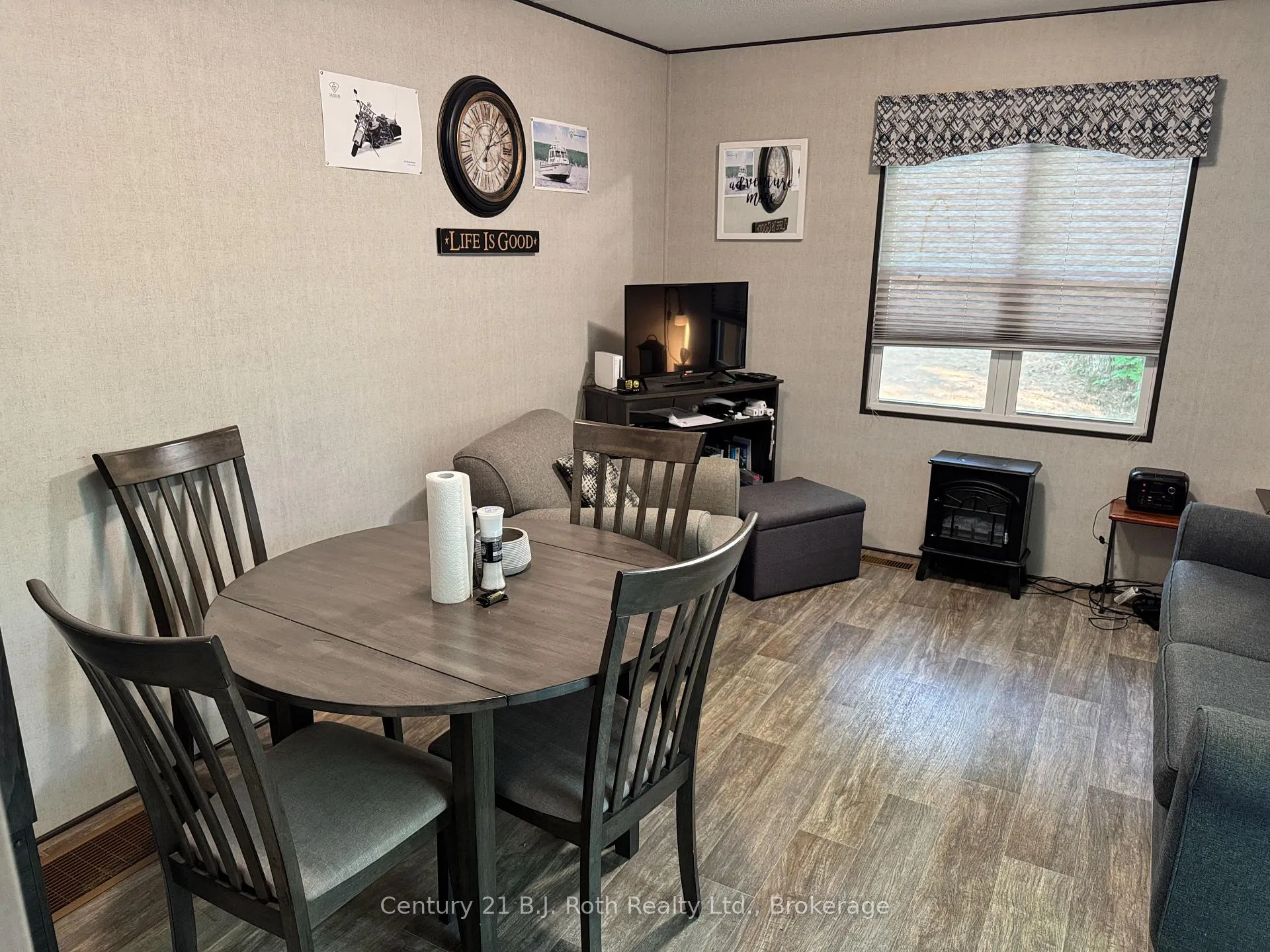 Photo 4 of 733 Poplar Crescent, Bracebridge, Macaulay — HOMEH