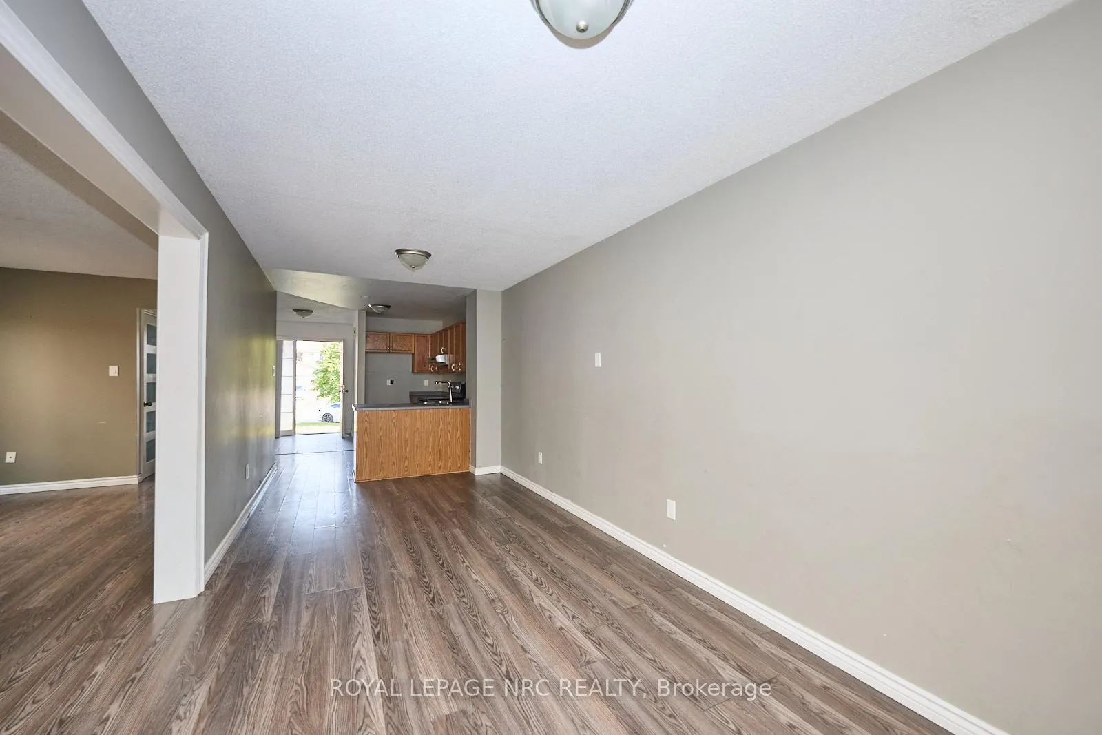 Photo 8 of 14 Buss Court, Thorold, Confederation Heights — HOMEH