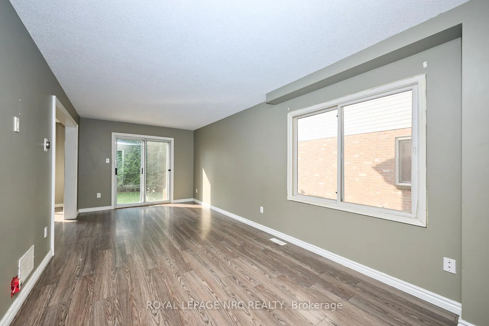 Photo 10 of 14 Buss Court, Thorold, Confederation Heights — HOMEH