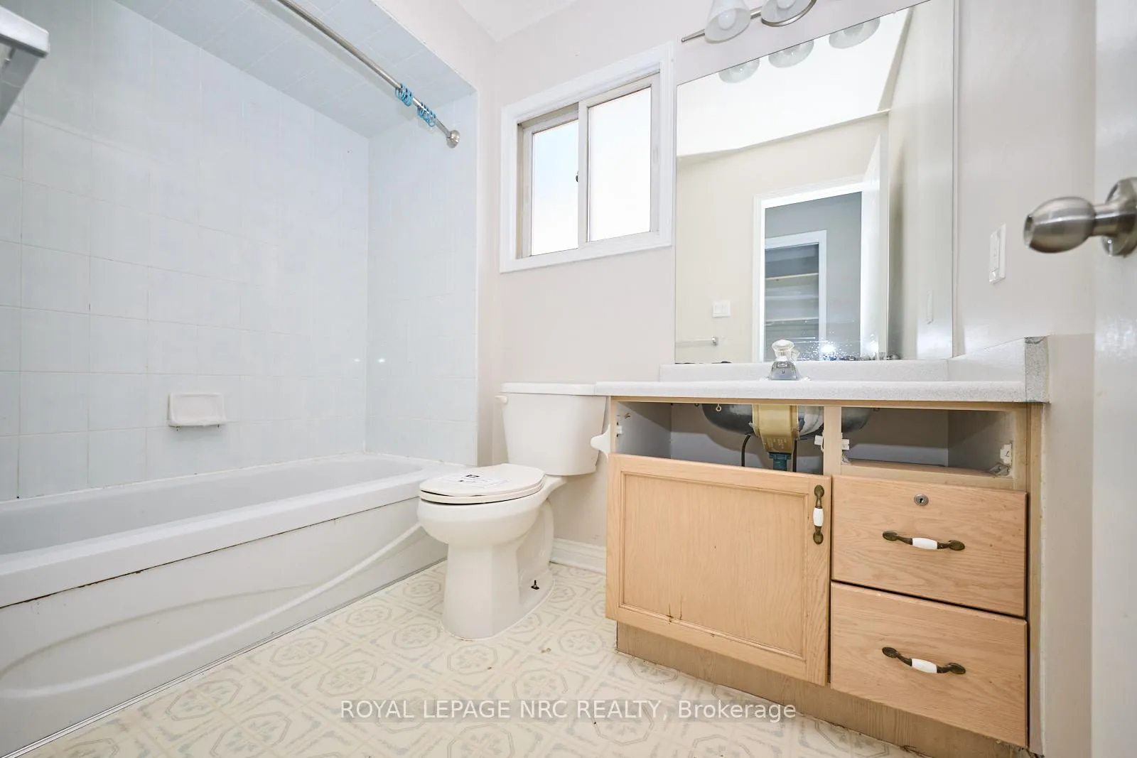 Photo 19 of 14 Buss Court, Thorold, Confederation Heights — HOMEH