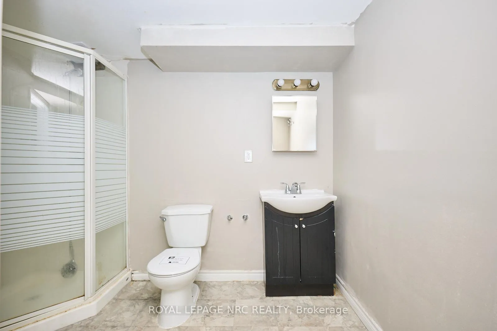 Photo 23 of 14 Buss Court, Thorold, Confederation Heights — HOMEH