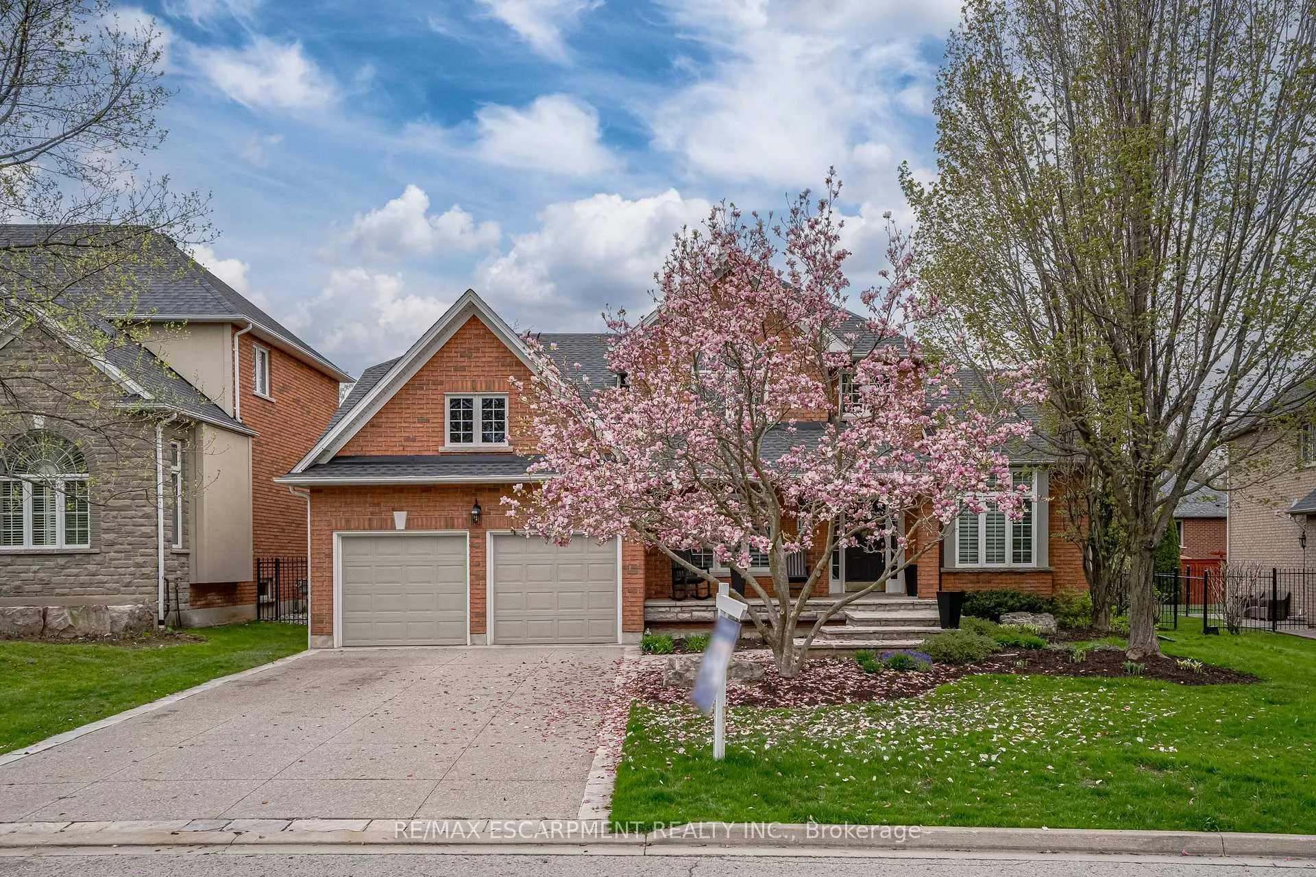 Photo 1 of 148 Foxridge Drive, Hamilton, Ancaster — HOMEH