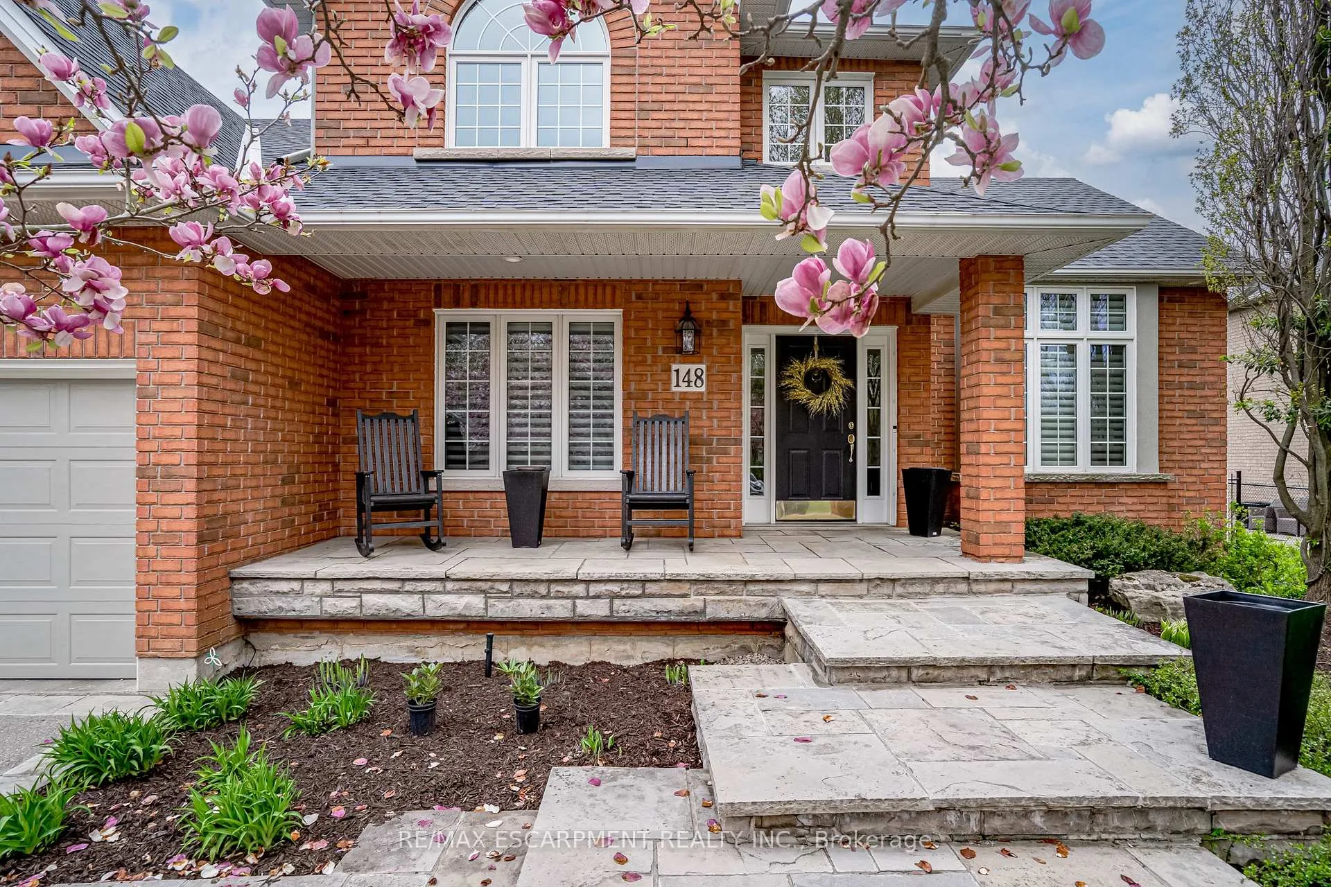 Photo 3 of 148 Foxridge Drive, Hamilton, Ancaster — HOMEH