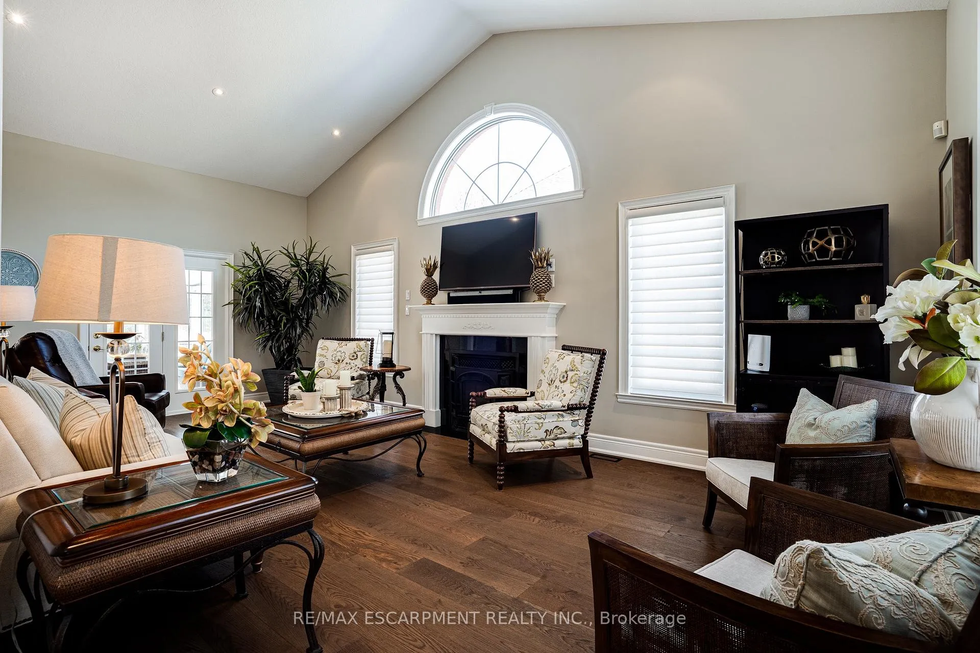 Photo 5 of 148 Foxridge Drive, Hamilton, Ancaster — HOMEH