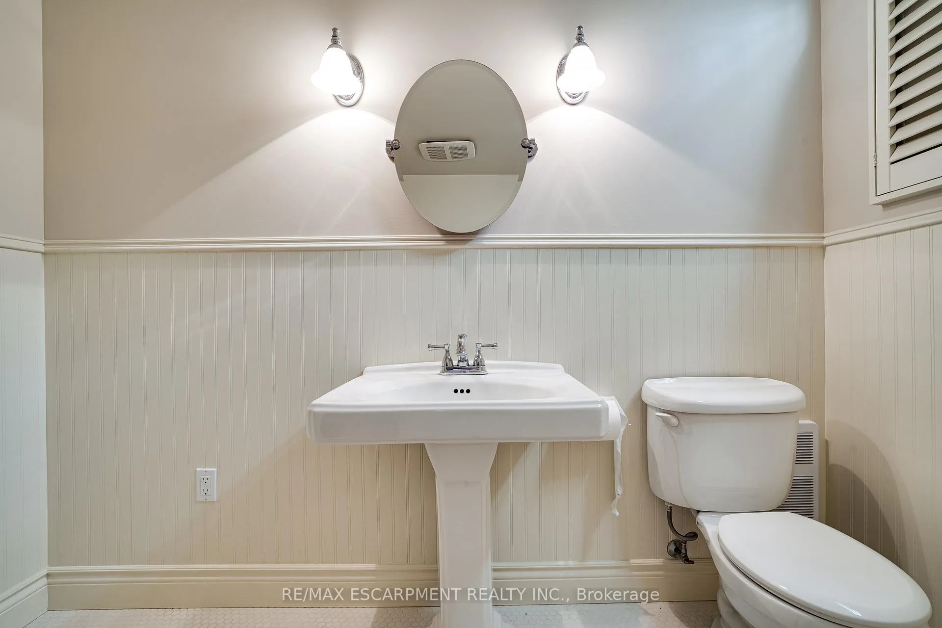 Photo 35 of 148 Foxridge Drive, Hamilton, Ancaster — HOMEH