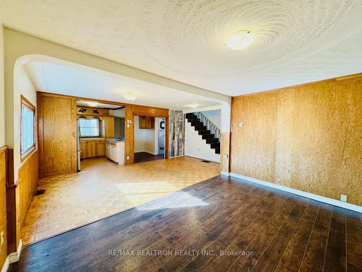 Photo 8 of 83 Magill Street, Hamilton, Strathcona — HOMEH