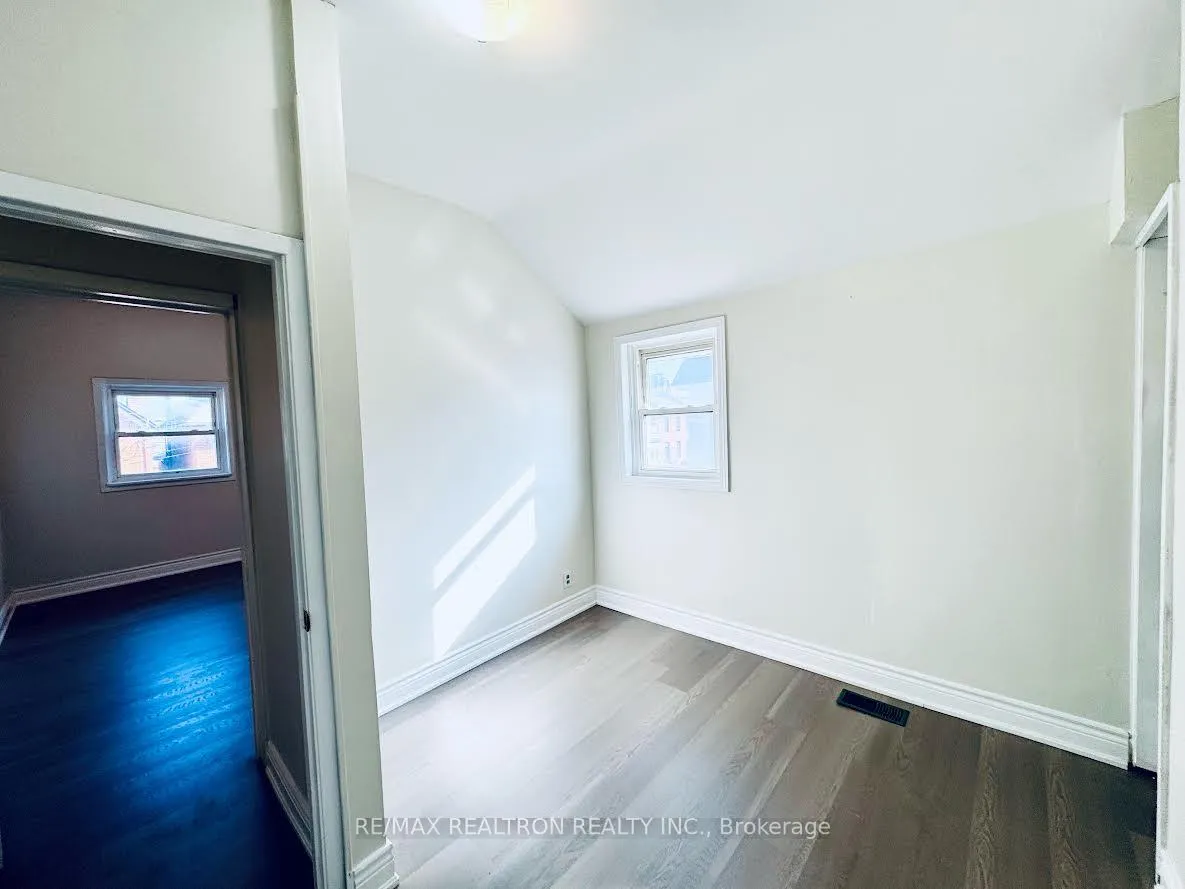 Photo 10 of 83 Magill Street, Hamilton, Strathcona — HOMEH