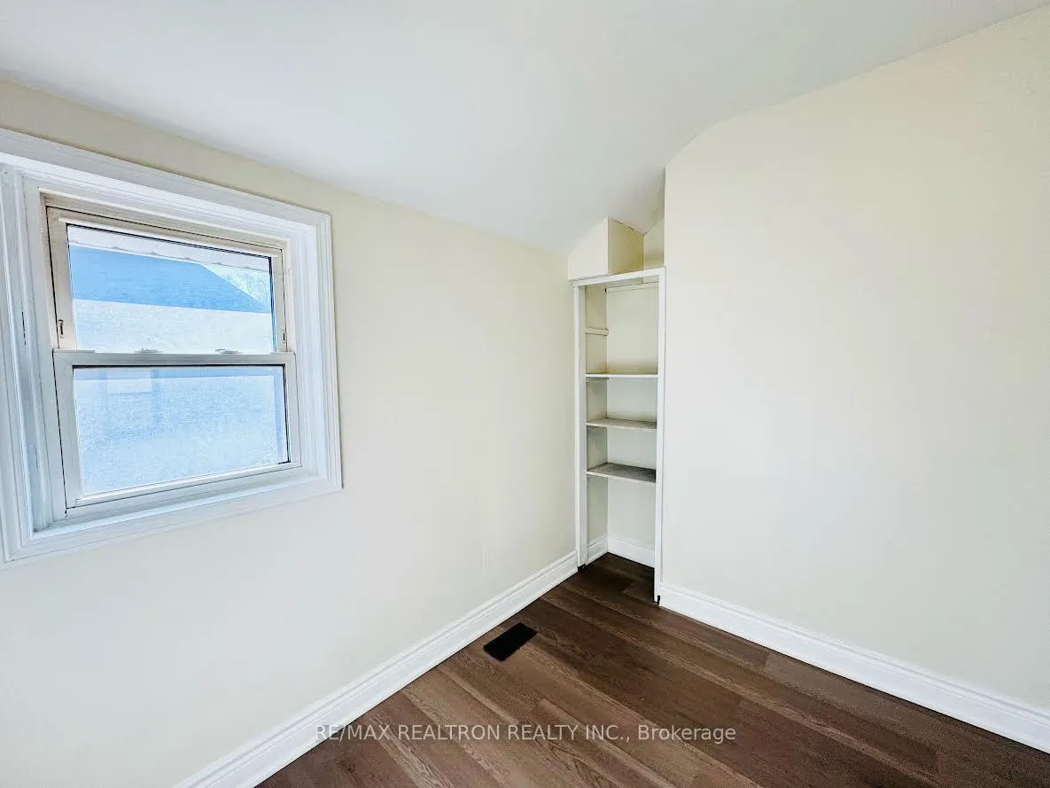Photo 12 of 83 Magill Street, Hamilton, Strathcona — HOMEH
