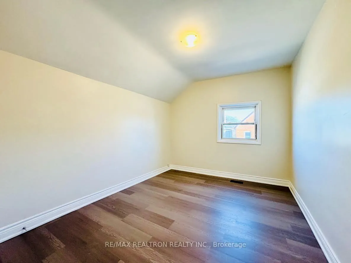 Photo 15 of 83 Magill Street, Hamilton, Strathcona — HOMEH