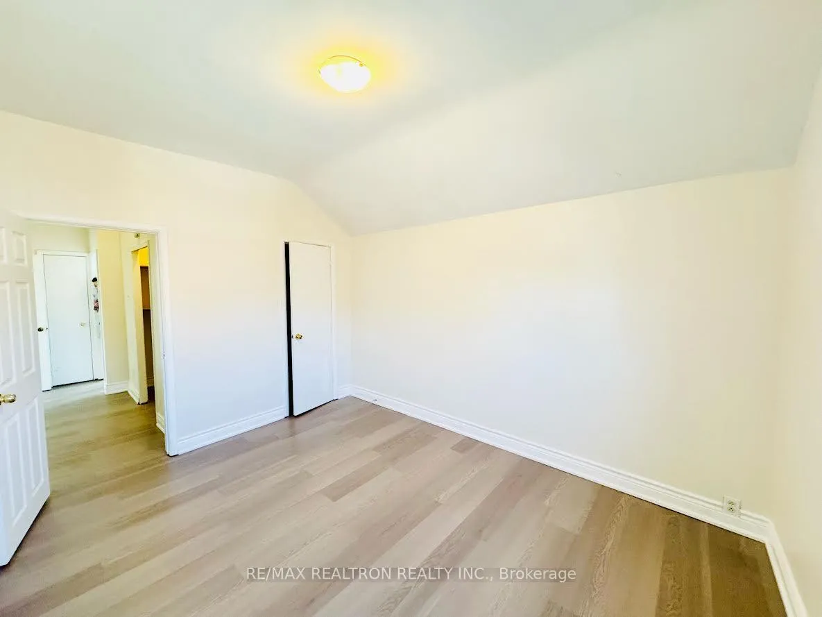 Photo 19 of 83 Magill Street, Hamilton, Strathcona — HOMEH