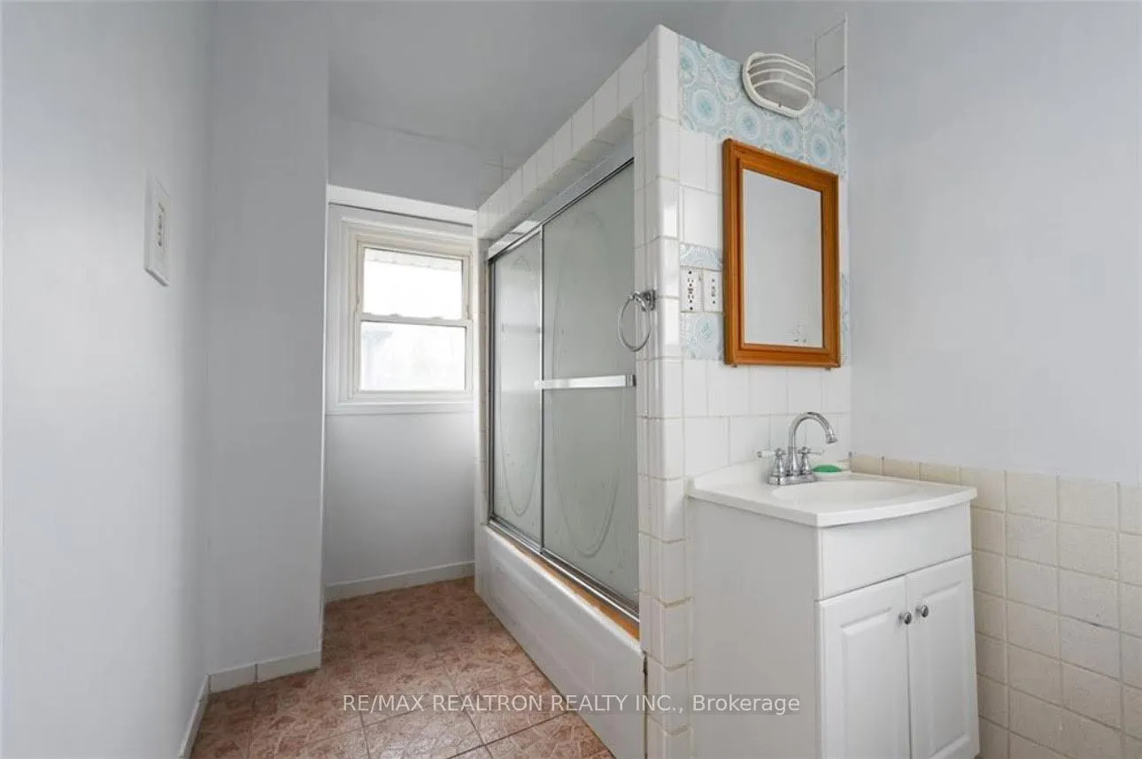 Photo 20 of 83 Magill Street, Hamilton, Strathcona — HOMEH