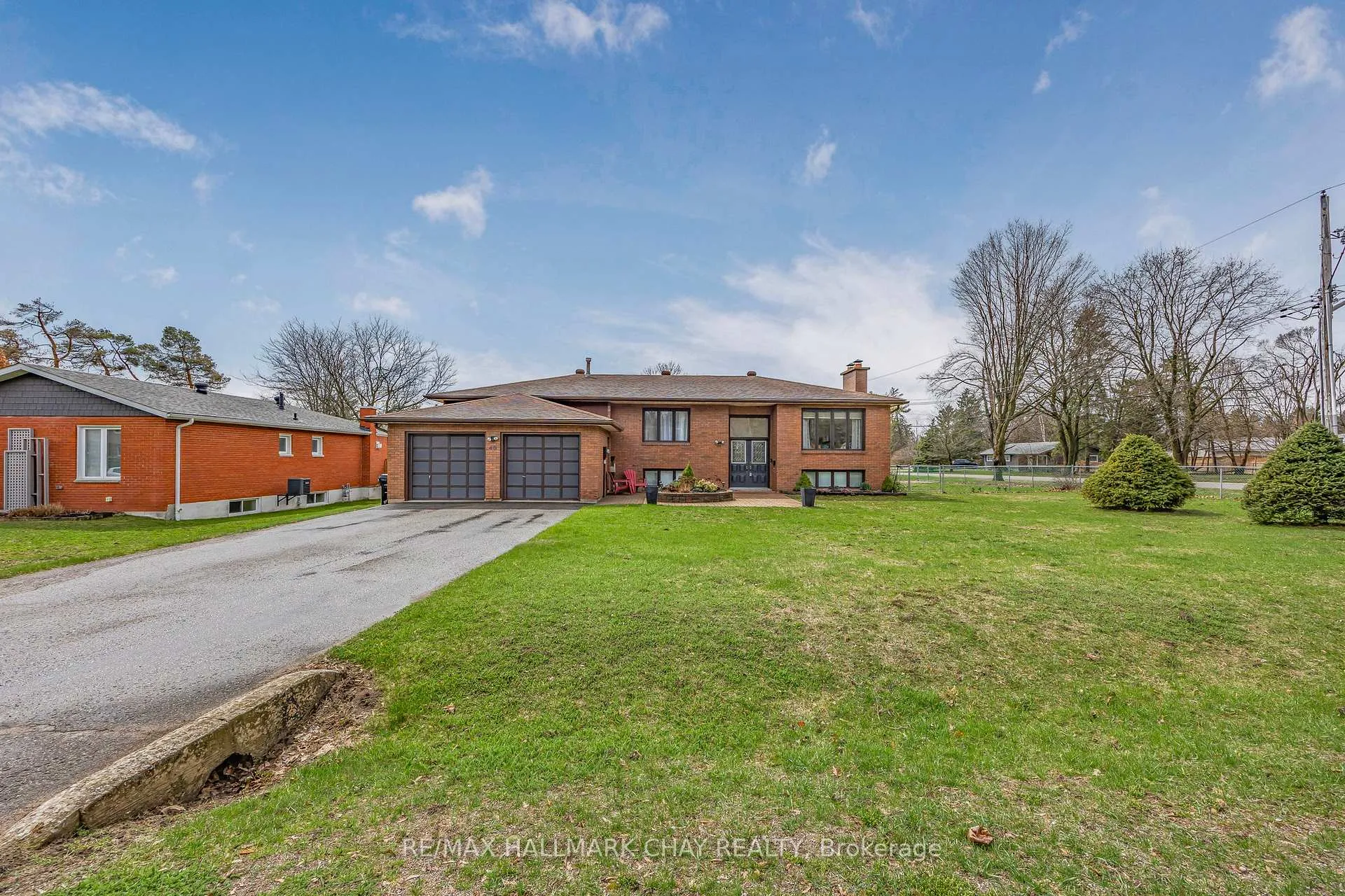 Photo 3 of 40 Idlewood Drive, Springwater, Midhurst — HOMEH