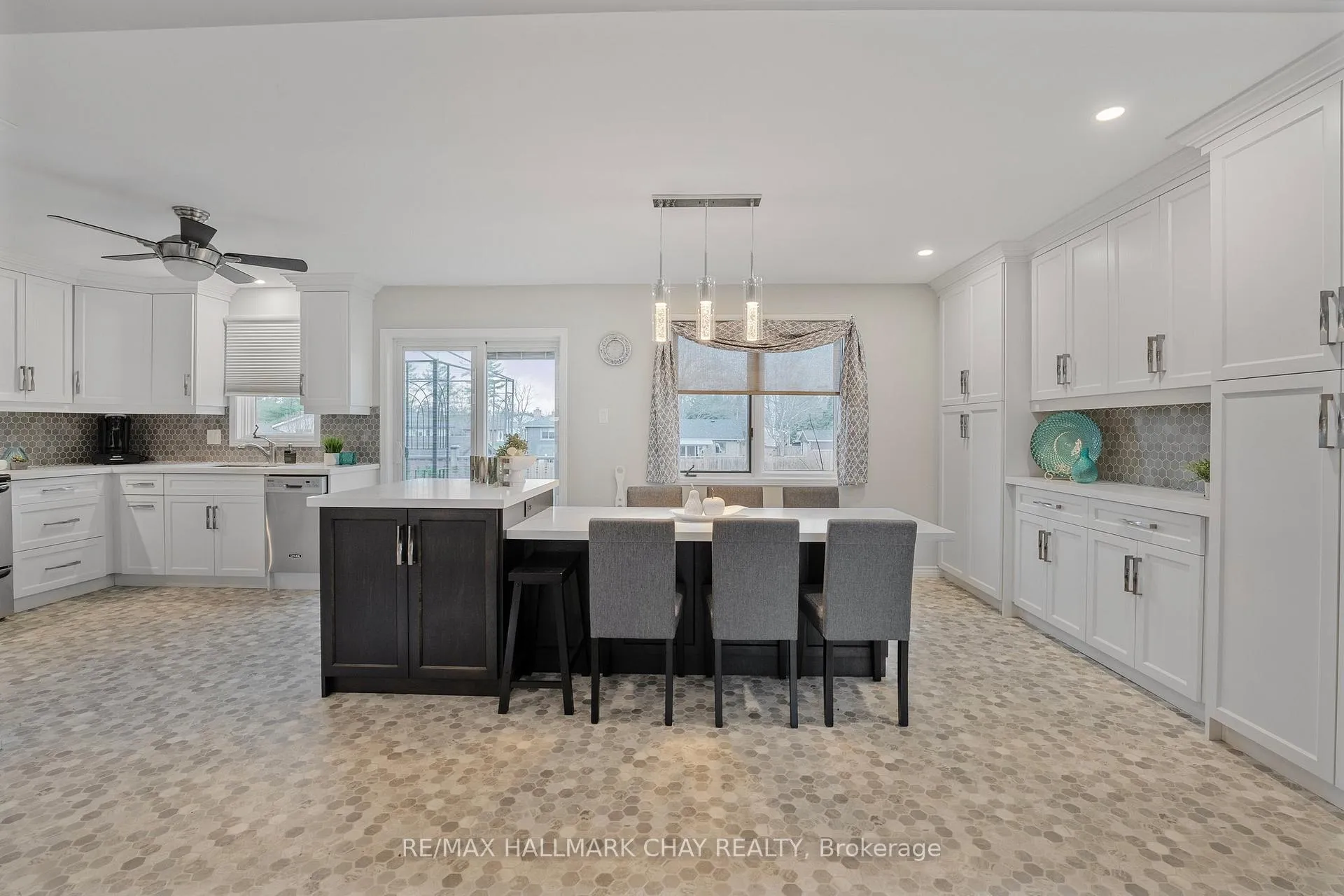 Photo 6 of 40 Idlewood Drive, Springwater, Midhurst — HOMEH