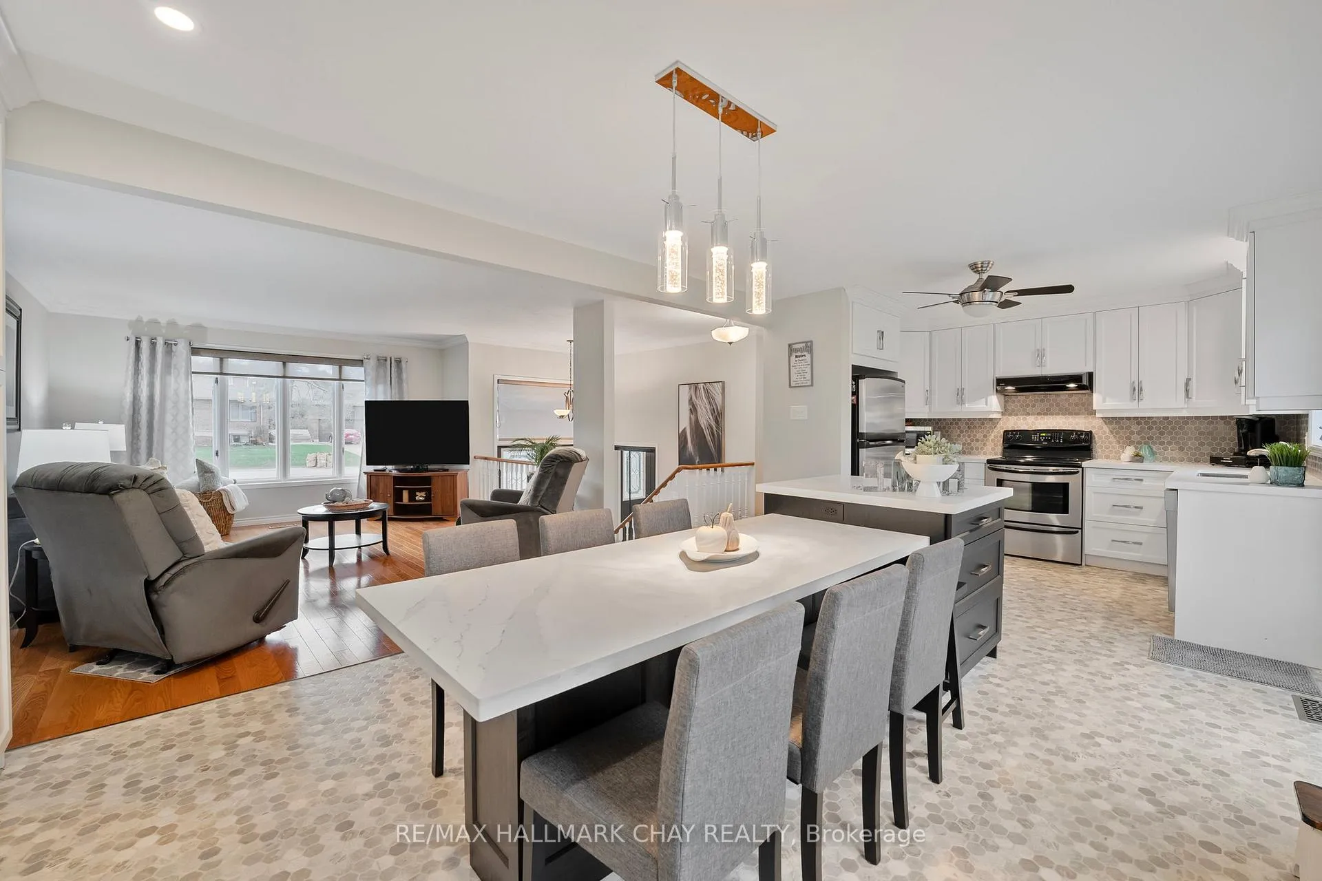 Photo 10 of 40 Idlewood Drive, Springwater, Midhurst — HOMEH