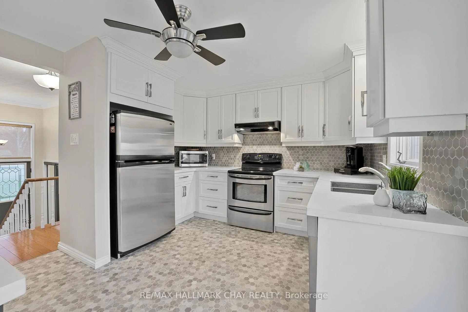 Photo 11 of 40 Idlewood Drive, Springwater, Midhurst — HOMEH