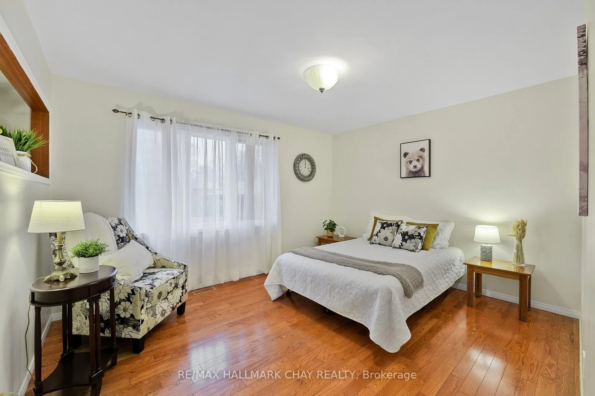 Photo 21 of 40 Idlewood Drive, Springwater, Midhurst — HOMEH