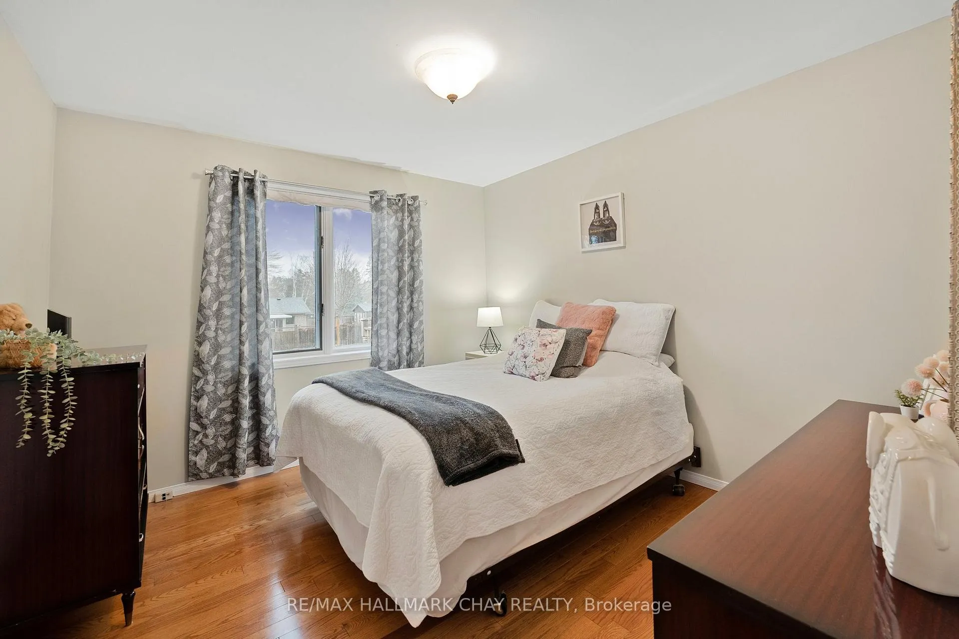 Photo 22 of 40 Idlewood Drive, Springwater, Midhurst — HOMEH