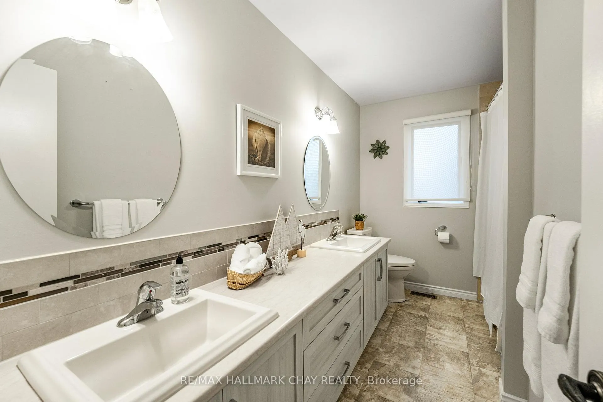 Photo 24 of 40 Idlewood Drive, Springwater, Midhurst — HOMEH