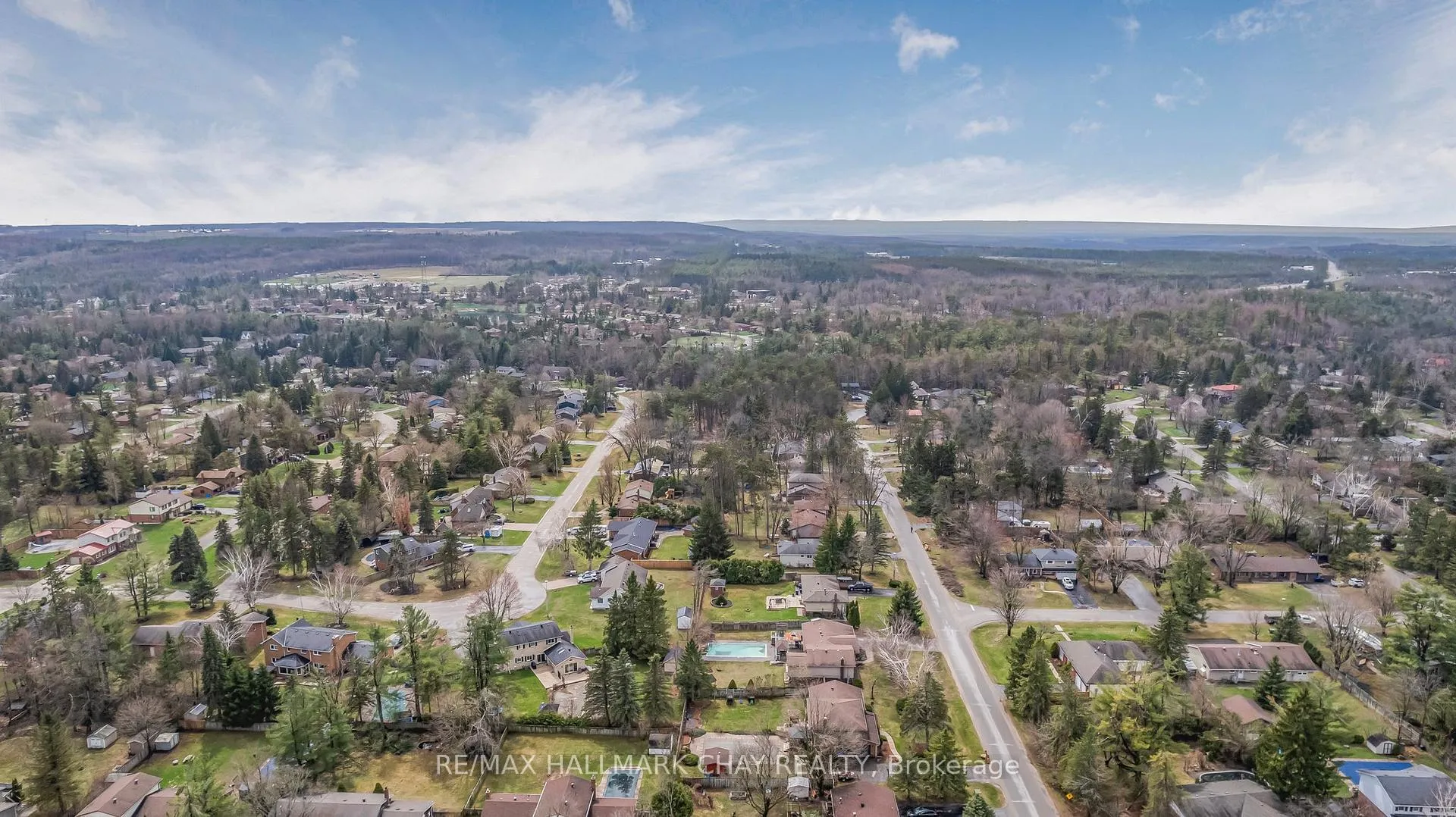 Photo 36 of 40 Idlewood Drive, Springwater, Midhurst — HOMEH