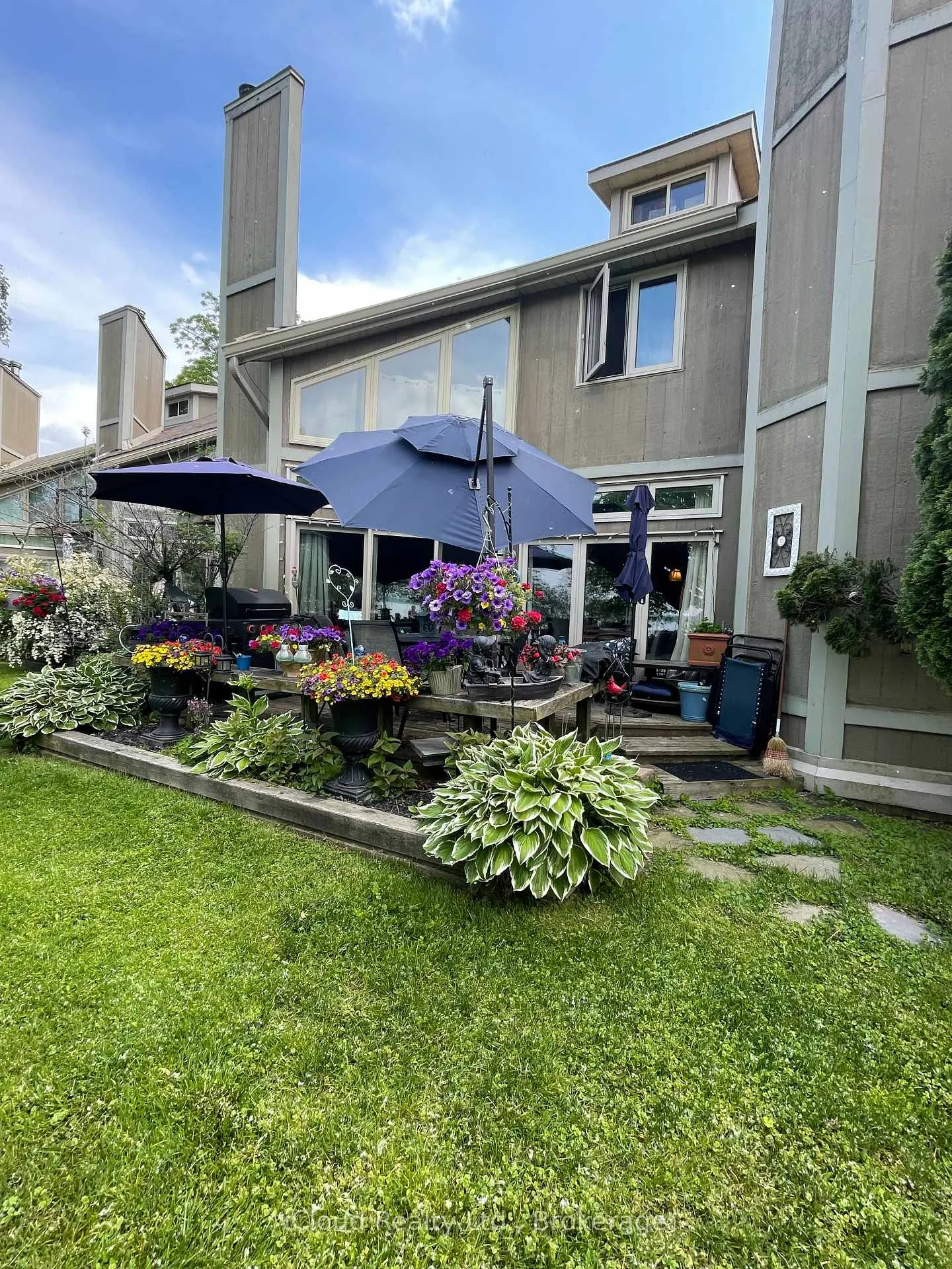 Photo 2 of 3 Davy Point Circle, Georgina, Historic Lakeshore Communities — HOMEH