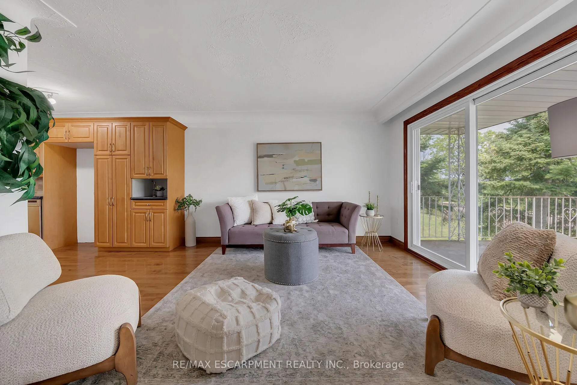 Photo 5 of 617 Eighth Road E, Hamilton, Rural Stoney Creek — HOMEH