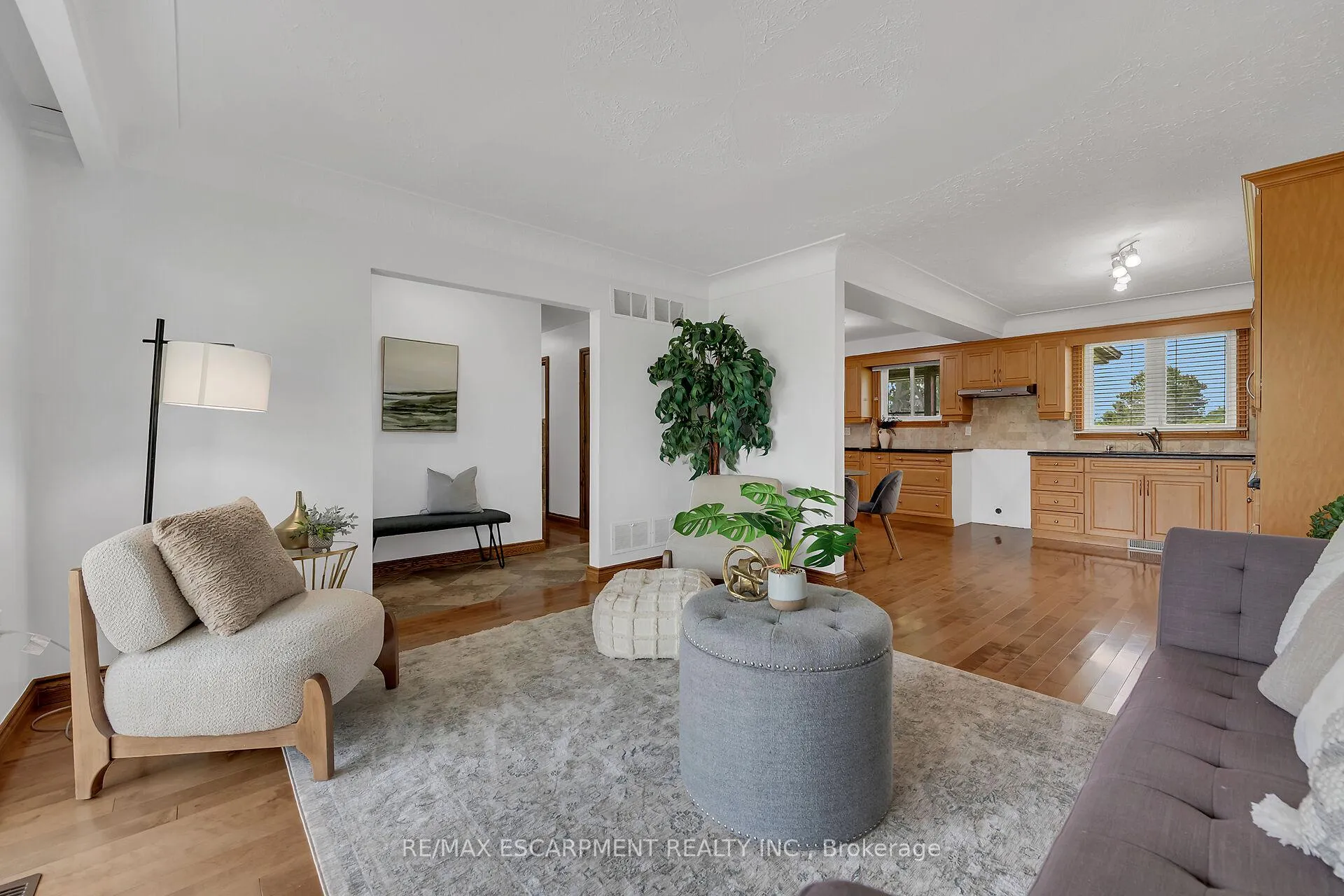 Photo 7 of 617 Eighth Road E, Hamilton, Rural Stoney Creek — HOMEH