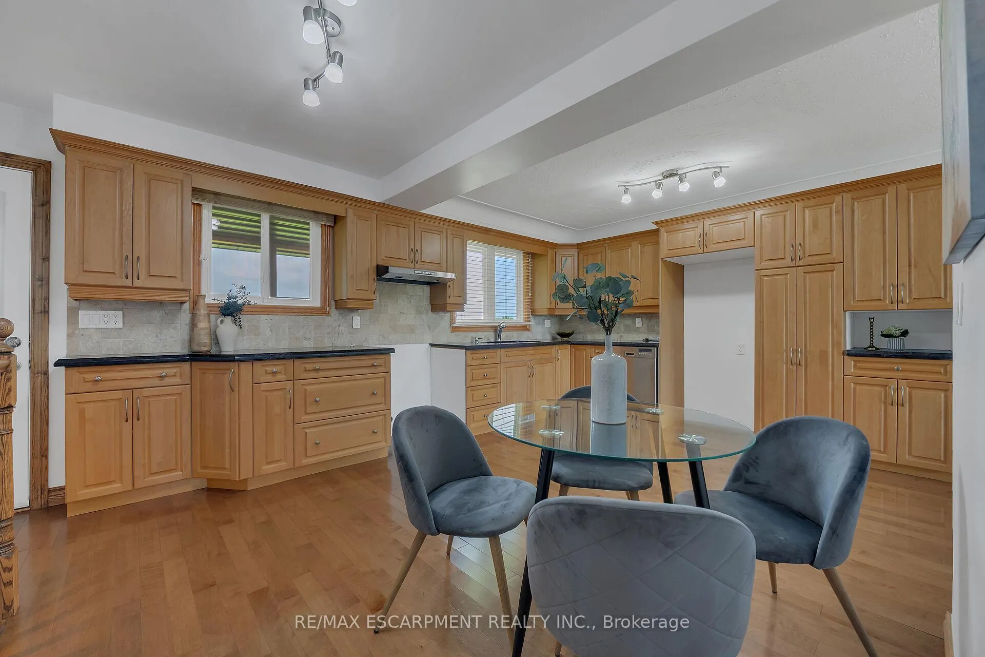 Photo 10 of 617 Eighth Road E, Hamilton, Rural Stoney Creek — HOMEH