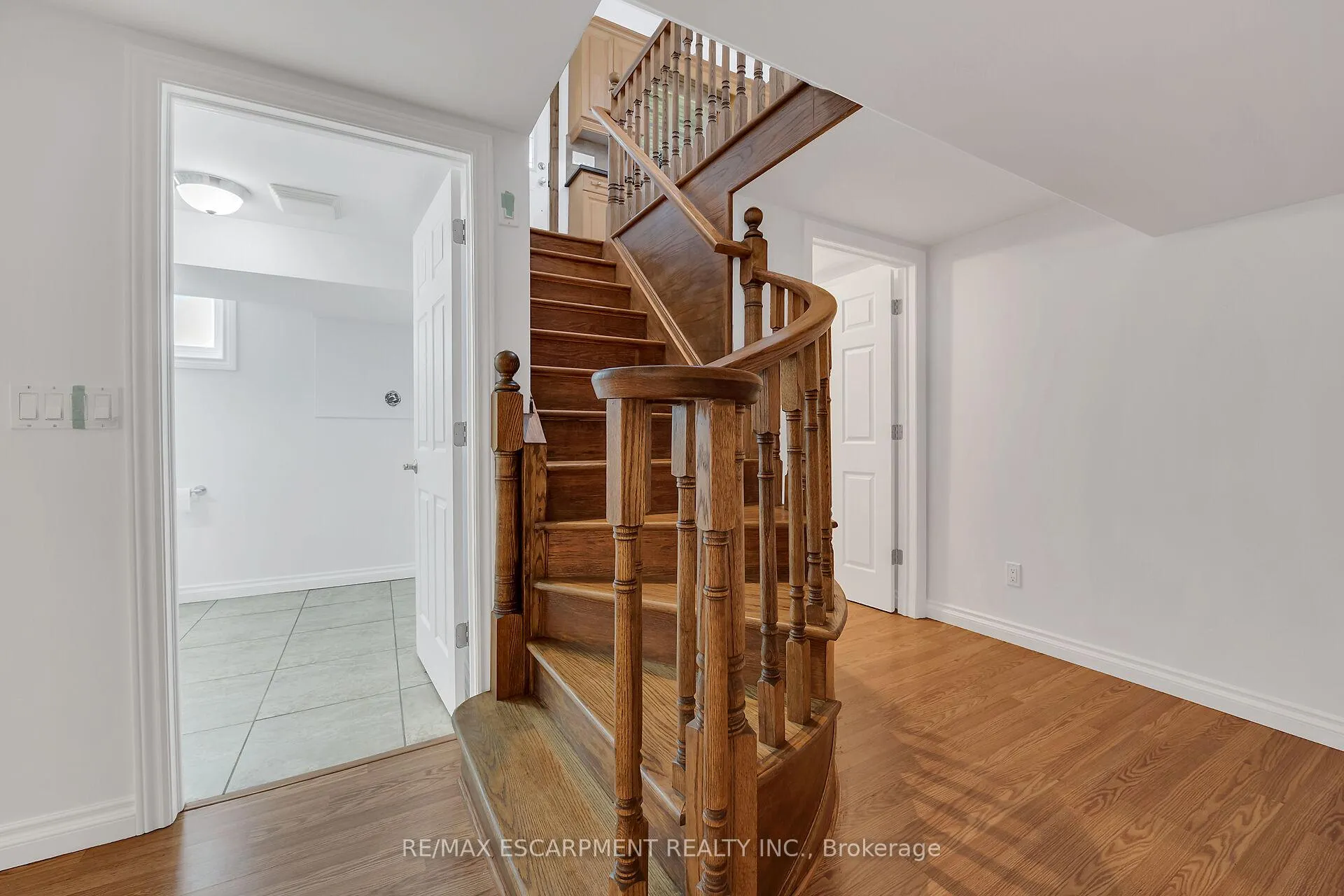 Photo 16 of 617 Eighth Road E, Hamilton, Rural Stoney Creek — HOMEH