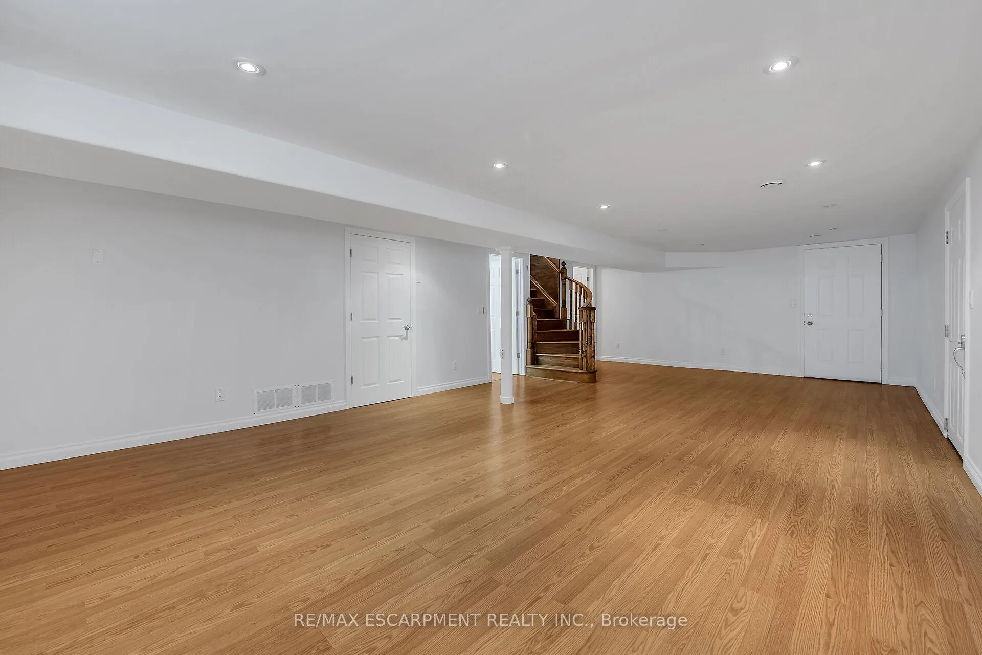 Photo 19 of 617 Eighth Road E, Hamilton, Rural Stoney Creek — HOMEH