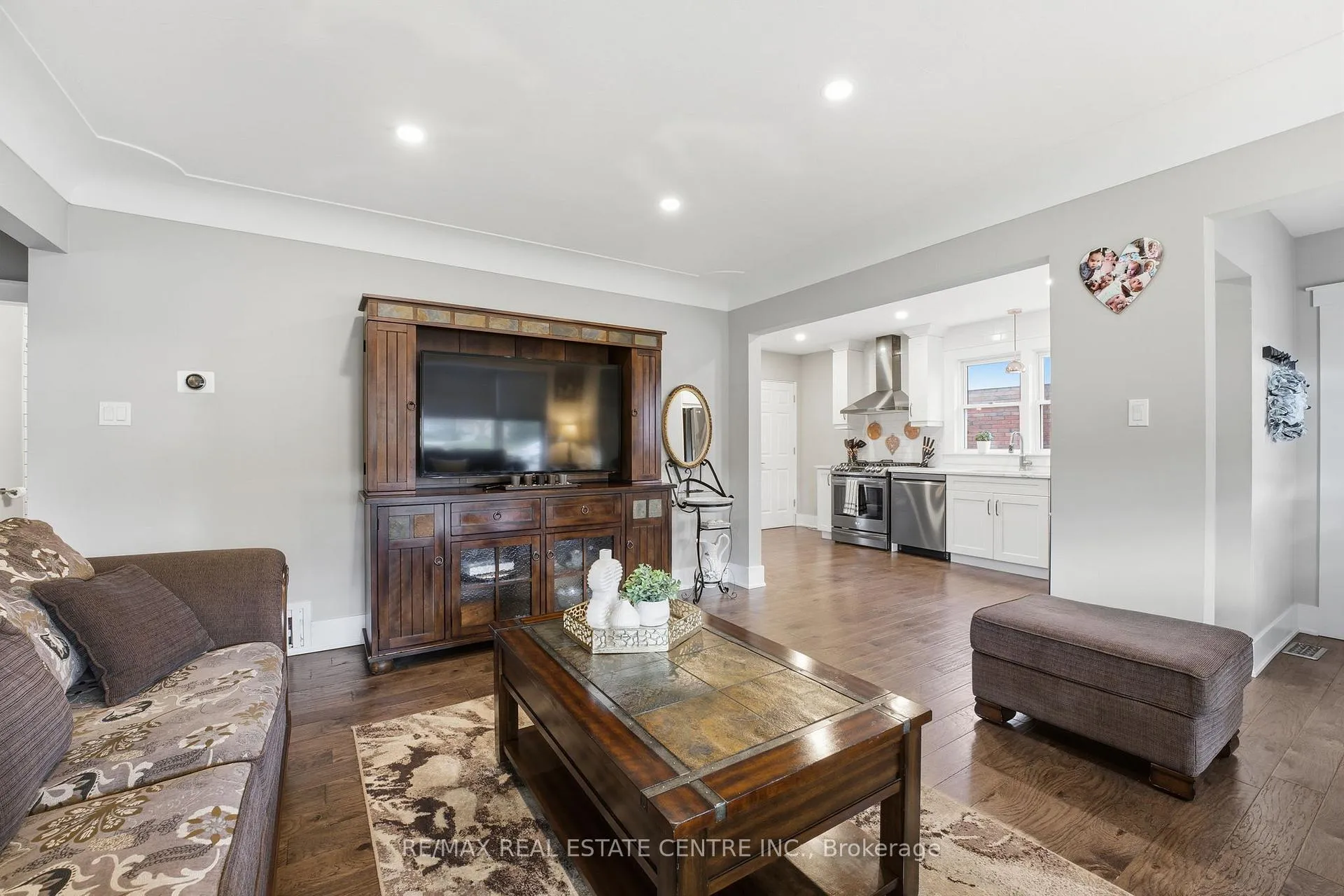 Photo 10 of 1057 Clare Avenue, Cambridge — HOMEH