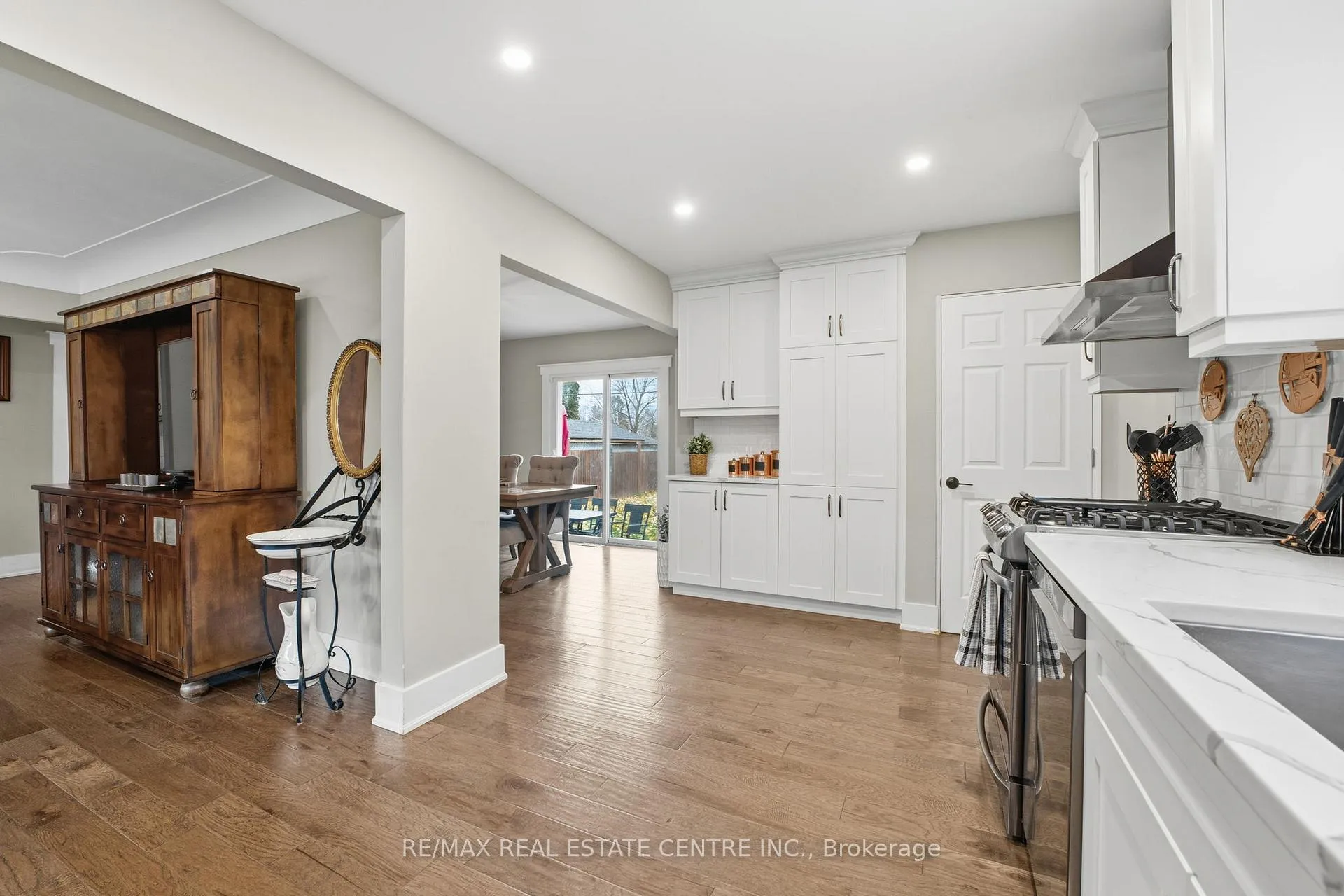 Photo 12 of 1057 Clare Avenue, Cambridge — HOMEH