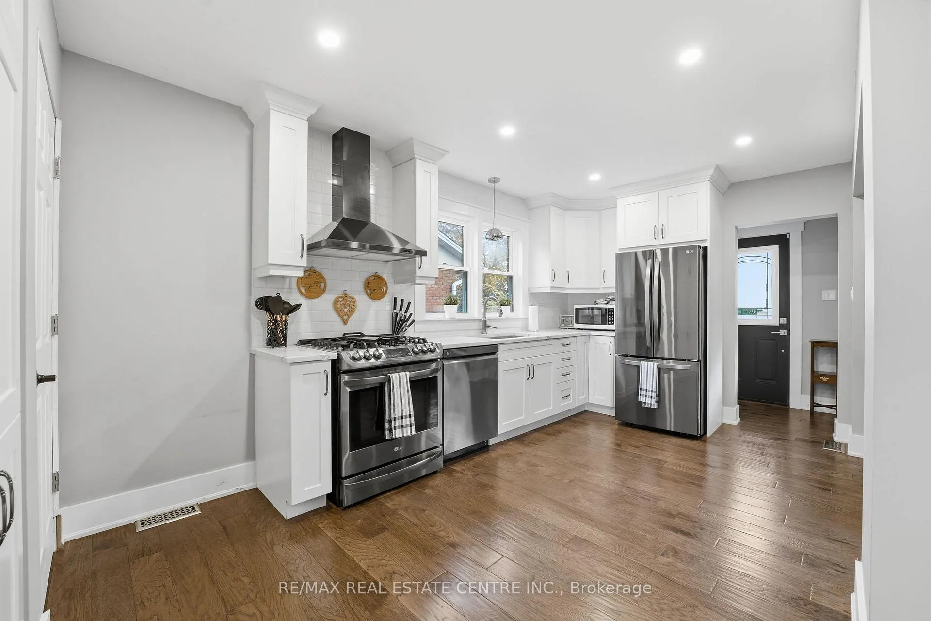 Photo 13 of 1057 Clare Avenue, Cambridge — HOMEH